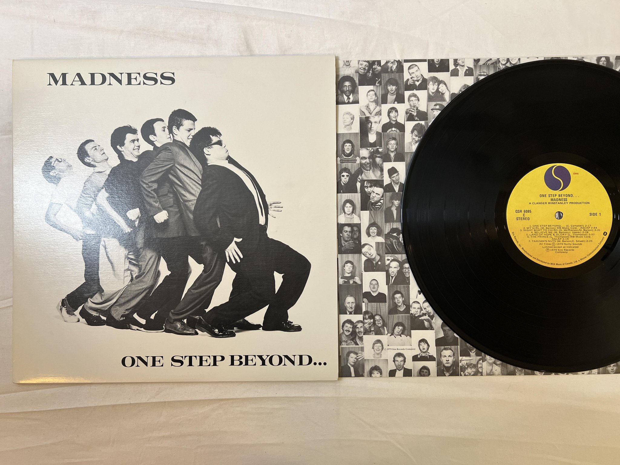 Omslagsbild för skivan MADNESS one step beyond... LP -79 Can SIRE QSR 6085 C