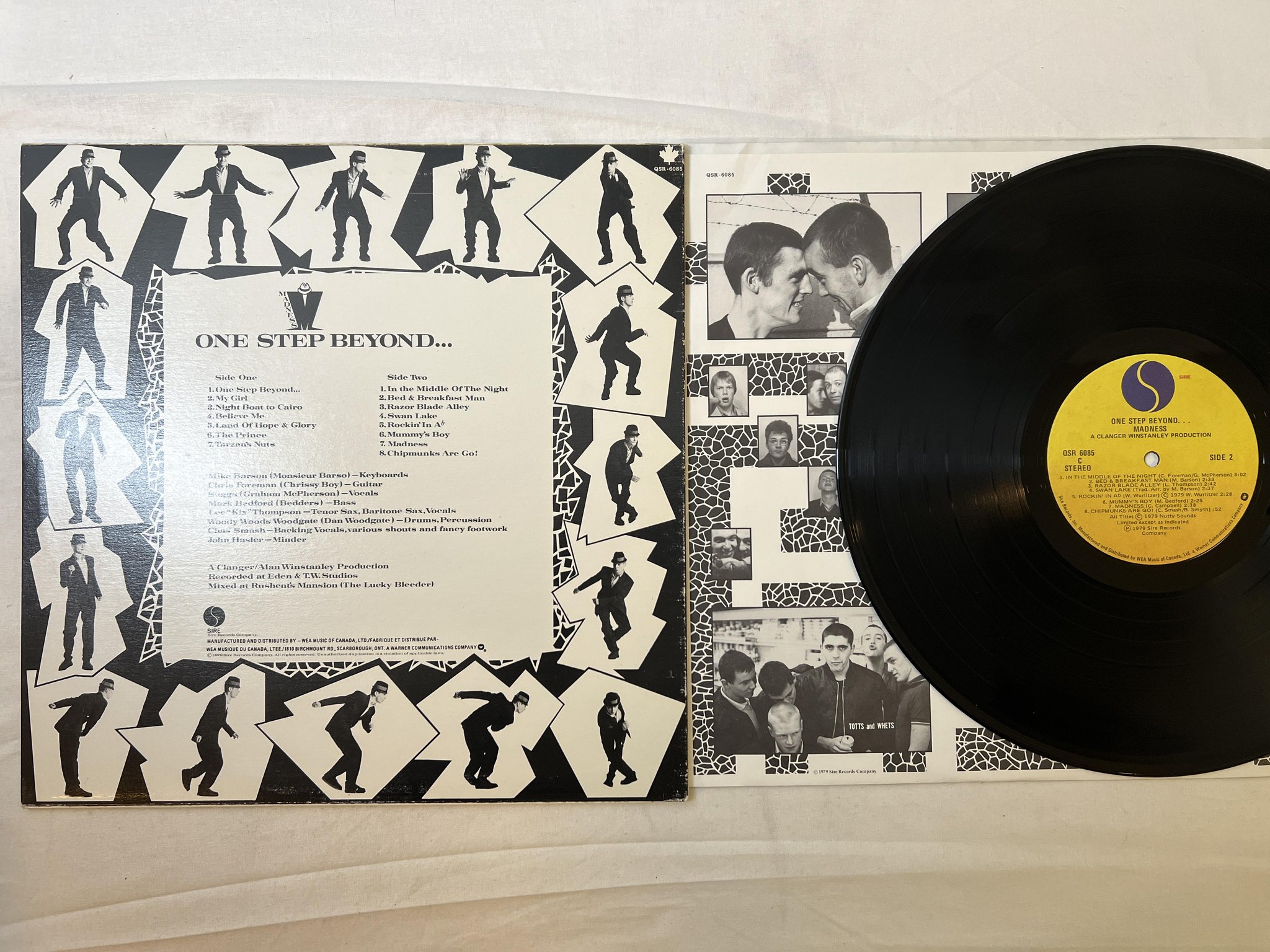 Omslagsbild för skivan MADNESS one step beyond... LP -79 Can SIRE QSR 6085 C