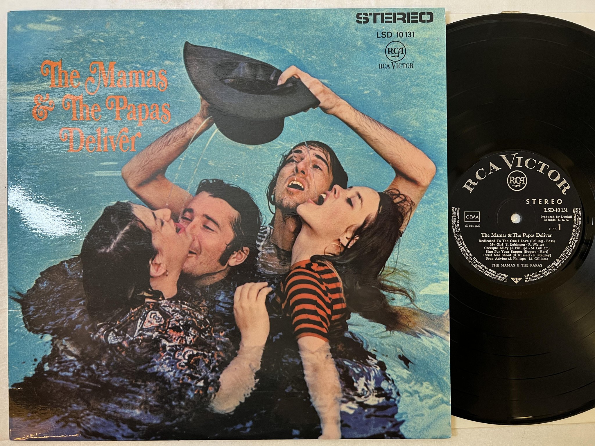Omslagsbild för skivan THE MAMAS & THE PAPAS deliver LP -67 Ger RCA Victor LSD-10 131