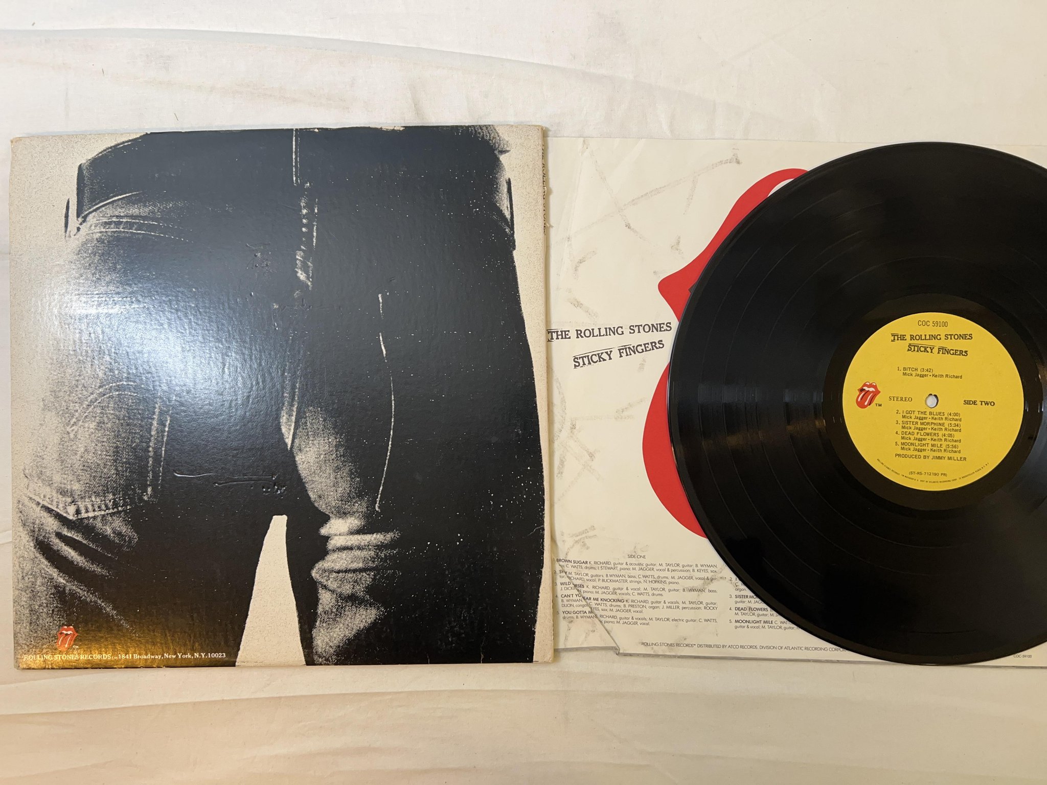 Omslagsbild för skivan ROLLING STONES sticky fingers LP US COC 59100 *** Andy Warhol art cover ***