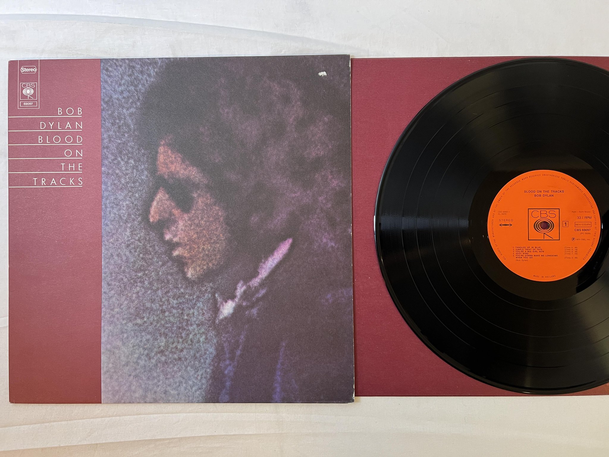 Omslagsbild för skivan BOB DYLAN blood on the tracks LP -75 Hol CBS 69097