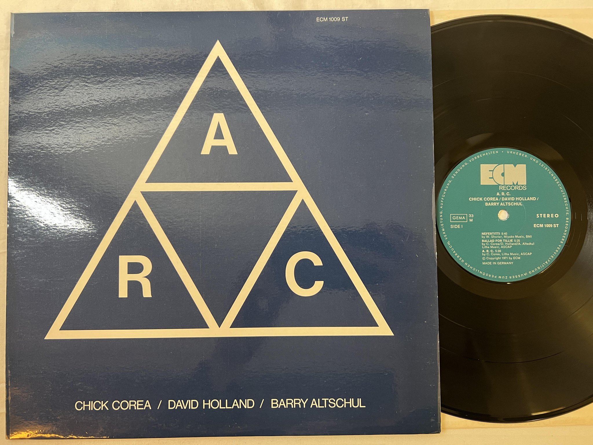 Omslagsbild för skivan Chick Corea / David Holland / Barry Altschul - A.R.C. LP Ger ECM ECM 1009 ST