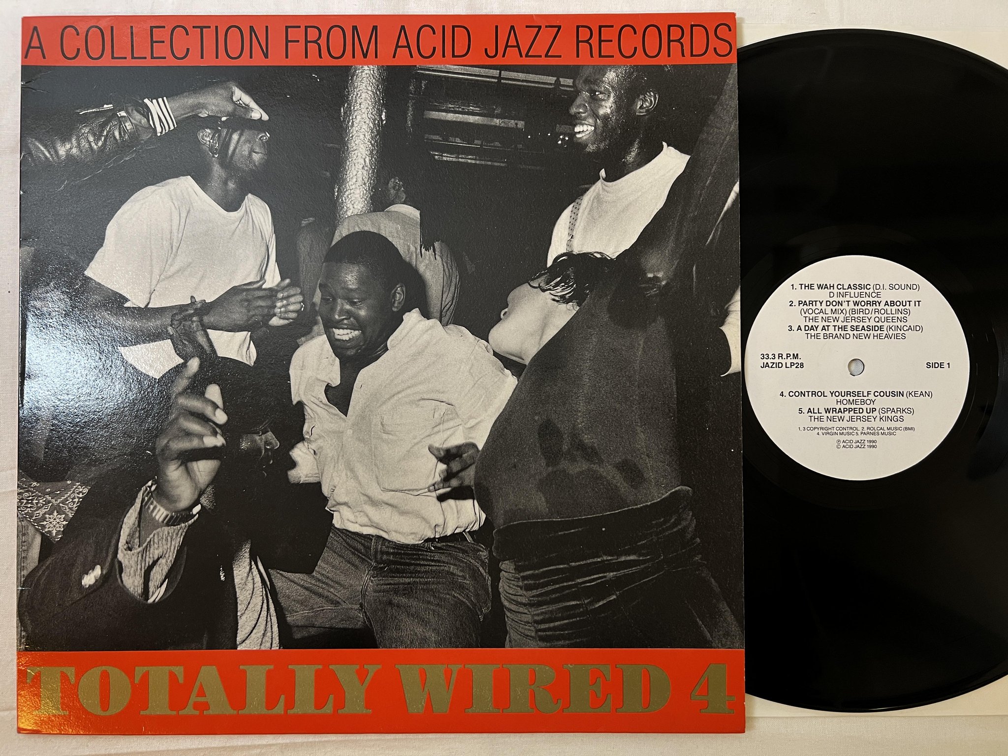 Omslagsbild för skivan V/A Totally Wired 4 LP -90 UK acid jazz JAZID LP28