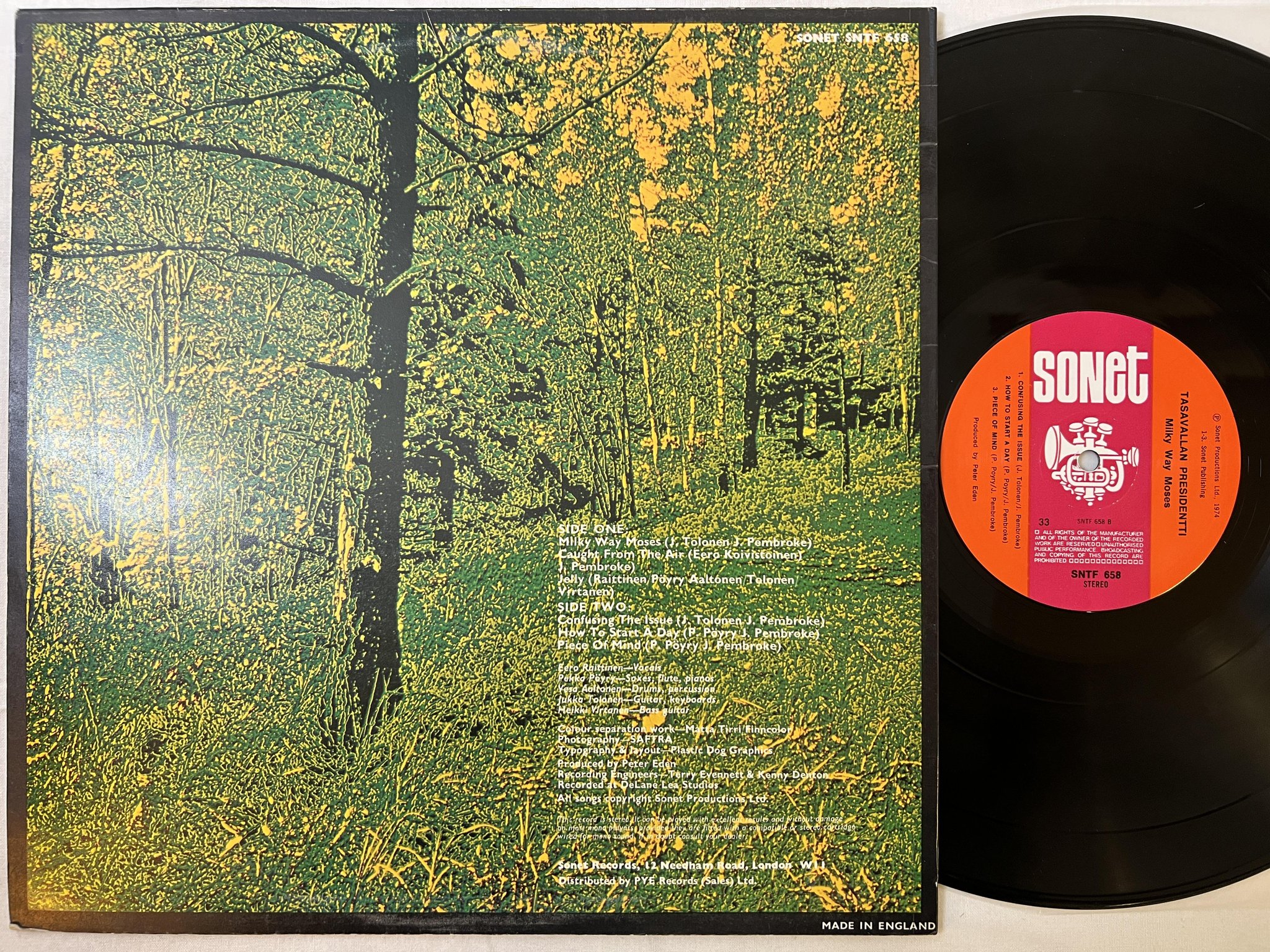 Omslagsbild för skivan TASAVALLAN PRESIDENTTI milky way Moses LP -74 UK SONET sntf 658