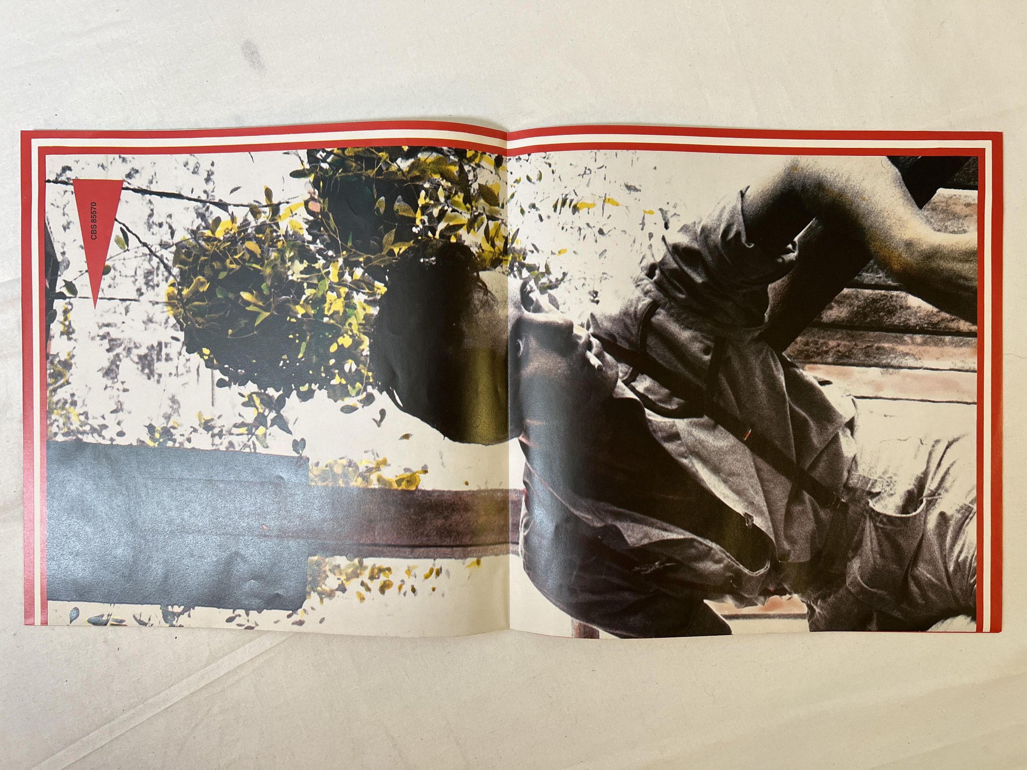 Omslagsbild för skivan THE CLASH combat rock LP -82 Hol CBS 85570 + POSTER