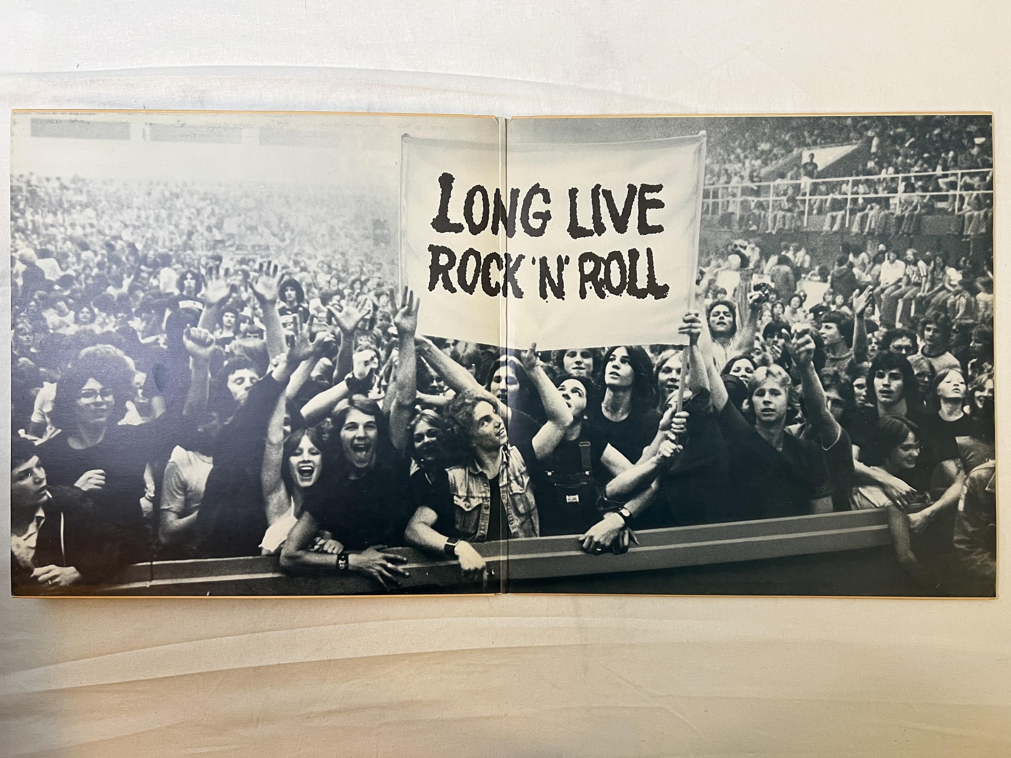 Omslagsbild för skivan RAINBOW long live rock n roll LP -78 ncb POLYDOR 2391335