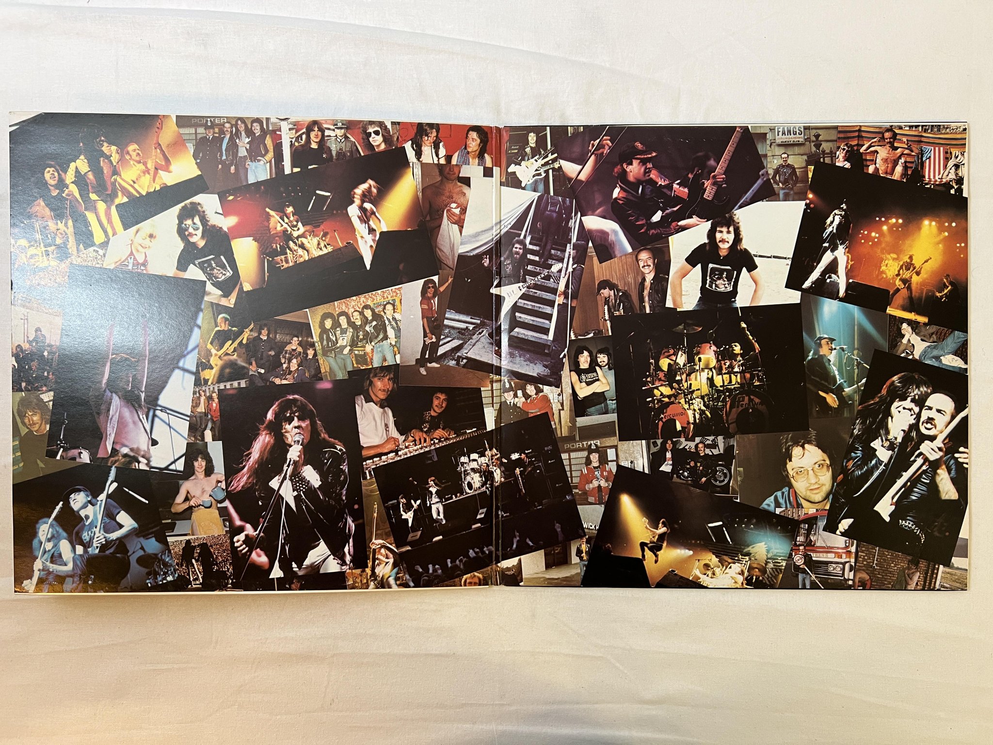 Omslagsbild för skivan SAXON strong arm of the law LP -80 ncb CARRERE CARS 67621