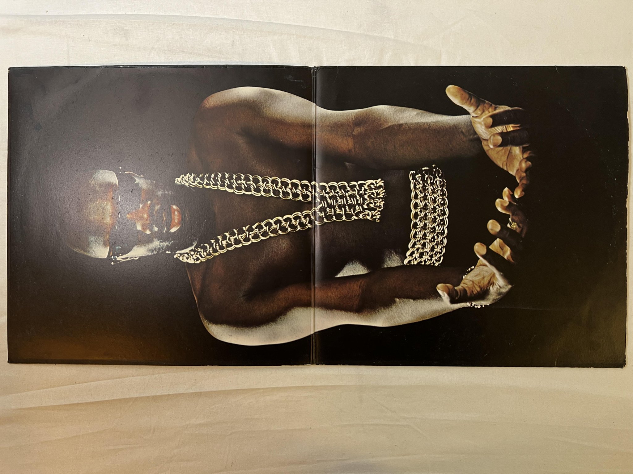 Omslagsbild för skivan THE ISAAC HAYES MOVEMENT s/t LP -71 Ger STAX 2325 014