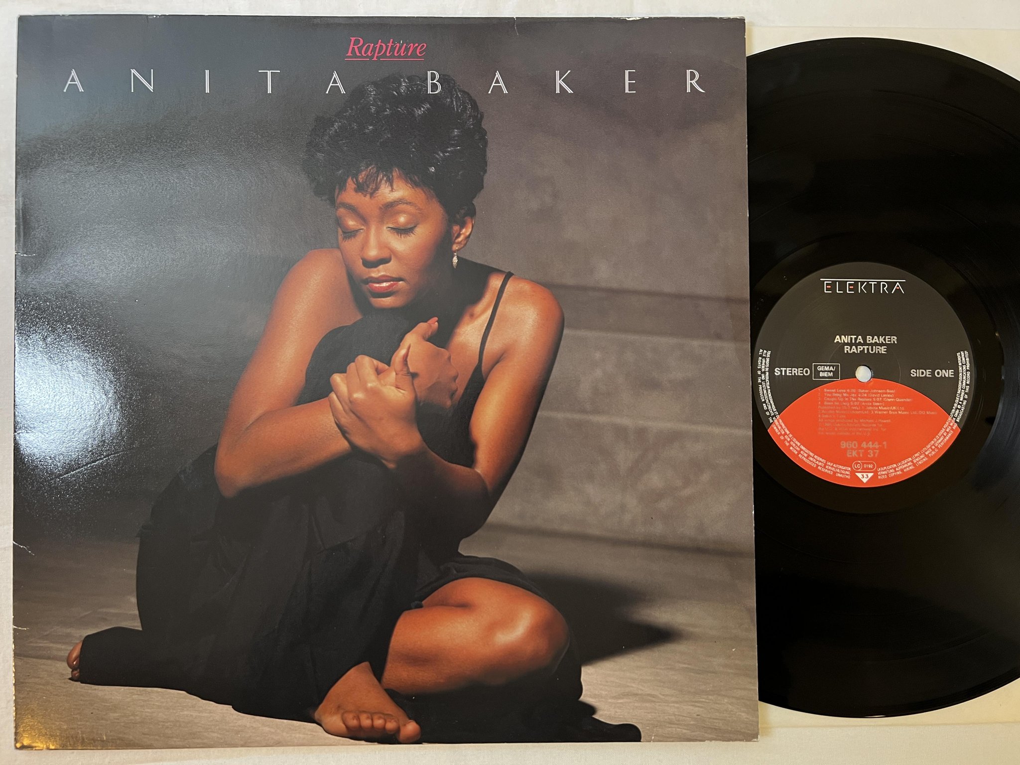 Omslagsbild för skivan ANITA BAKER rapture LP -86 Ger ELEKTRA 960 444-1 *** CLASSIC ***