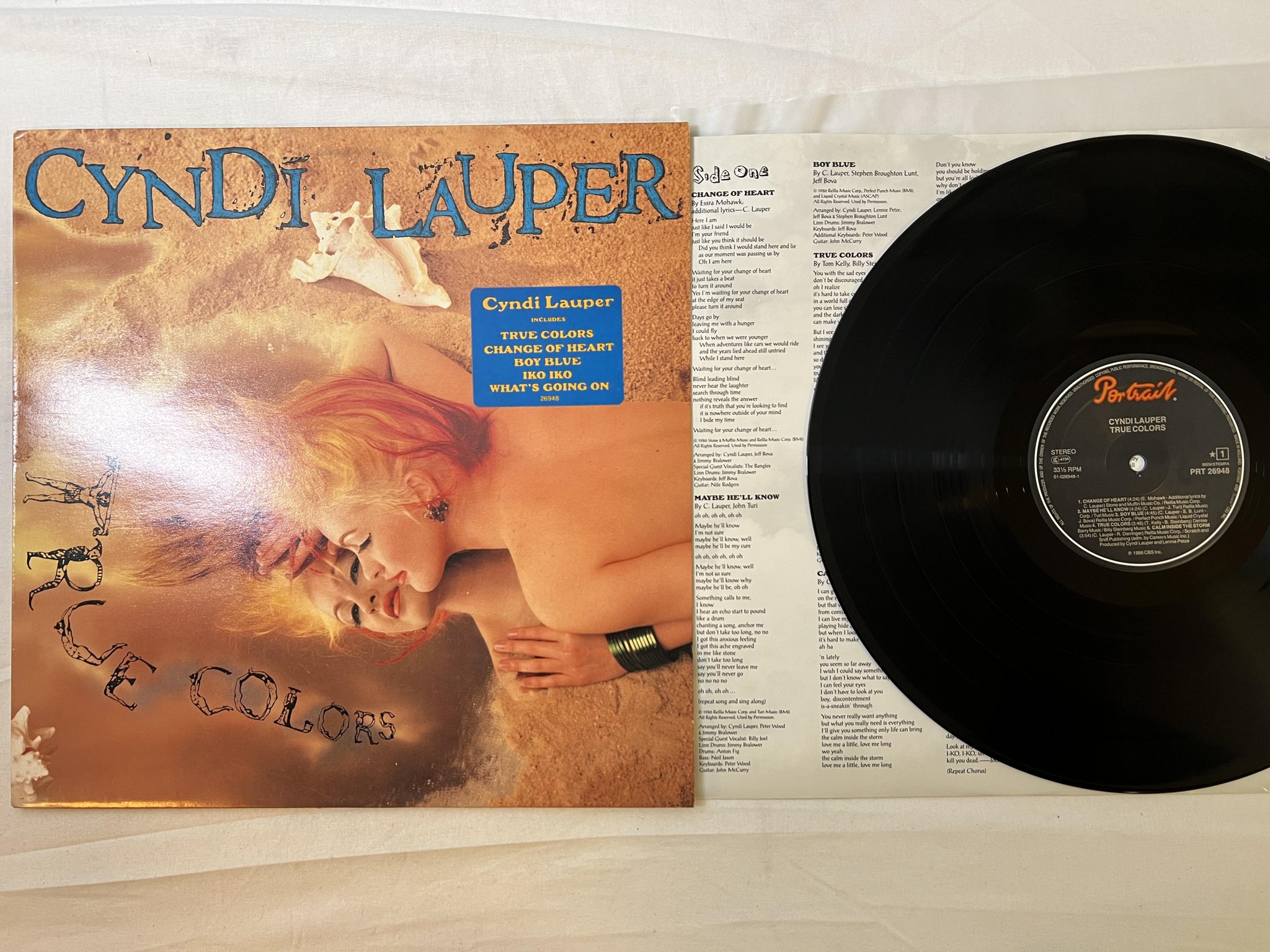Omslagsbild för skivan CYNDI LAUPER true colors LP -86 Hol PORTRAIT PRT 26948