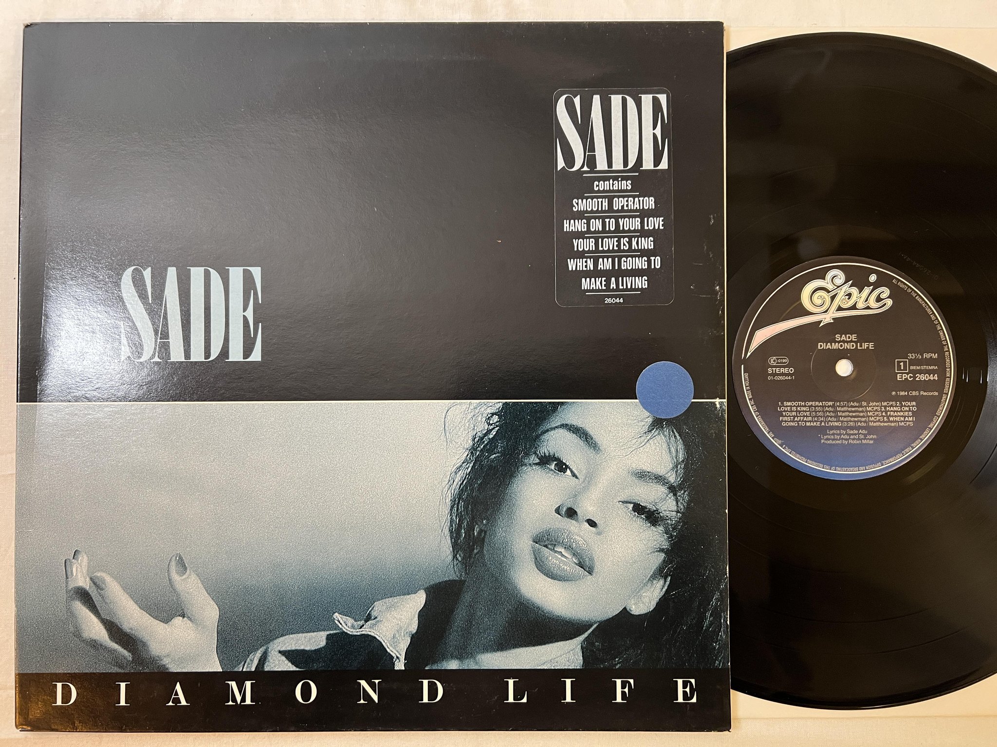 Omslagsbild för skivan SADE diamond life LP -84 Hol EPIC EPC 26044