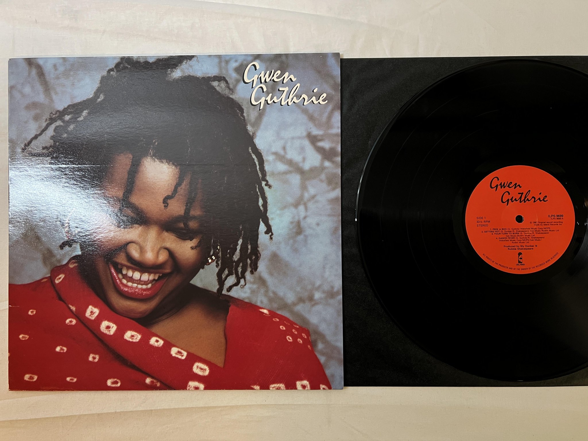 Omslagsbild för skivan GWEN GUTHRIE s/t LP -82 UK ISLAND ILPS 9699