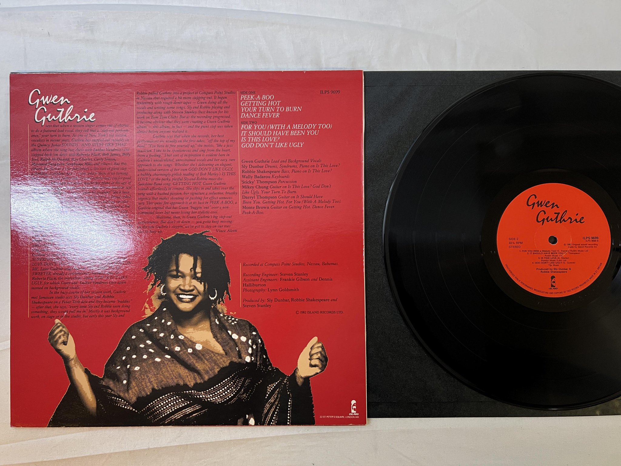 Omslagsbild för skivan GWEN GUTHRIE s/t LP -82 UK ISLAND ILPS 9699
