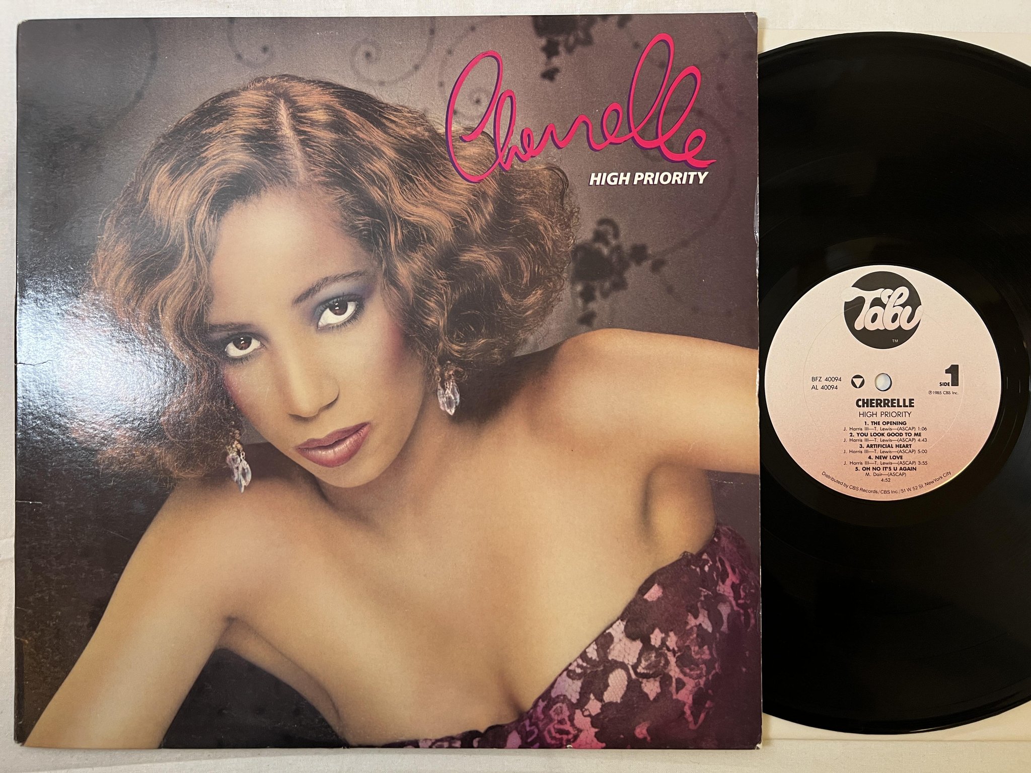 Omslagsbild för skivan CHERRELLE high priority LP -85 US TABU BFZ 40094 *** Saturday Love ***