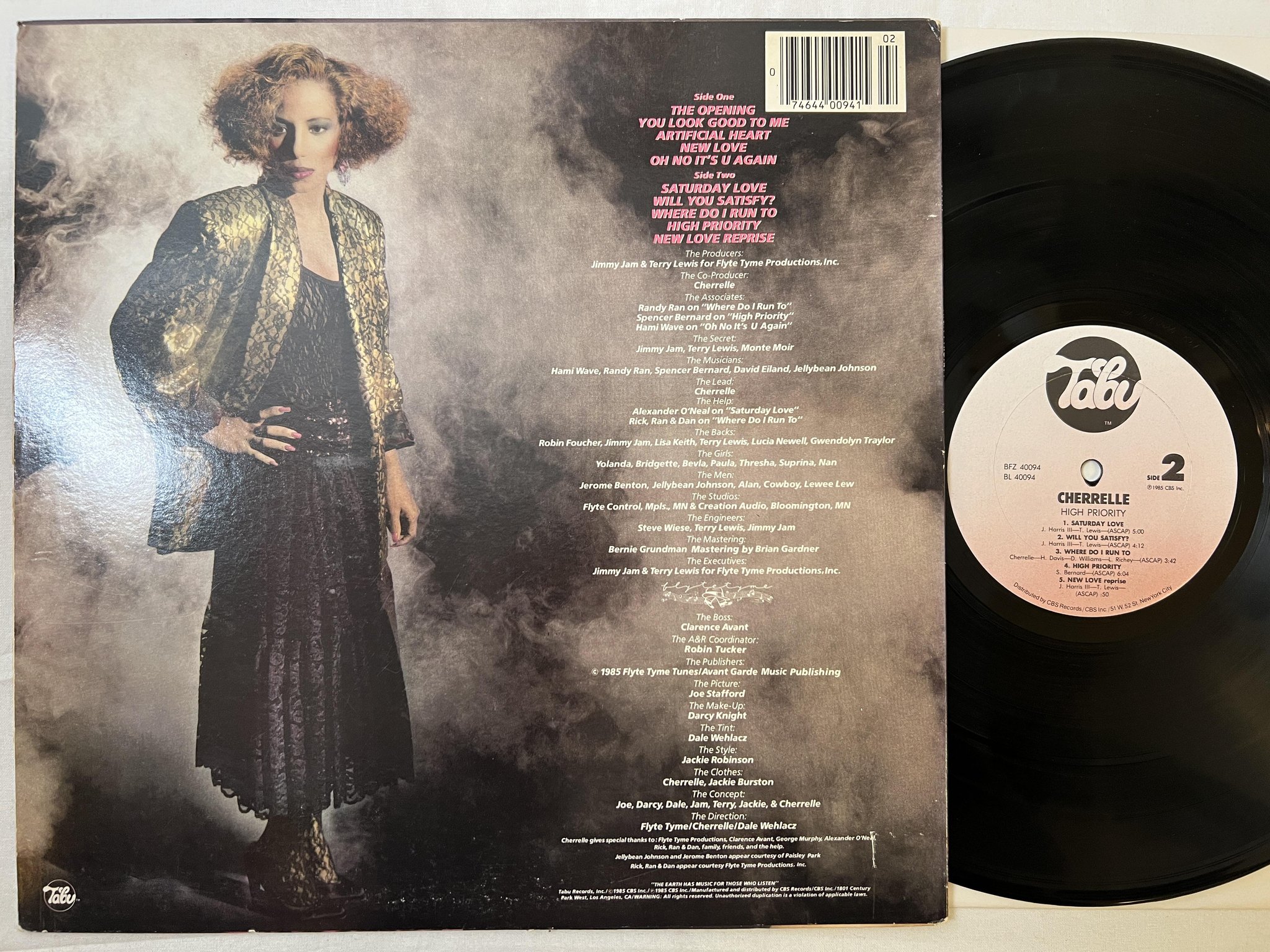 Omslagsbild för skivan CHERRELLE high priority LP -85 US TABU BFZ 40094 *** Saturday Love ***