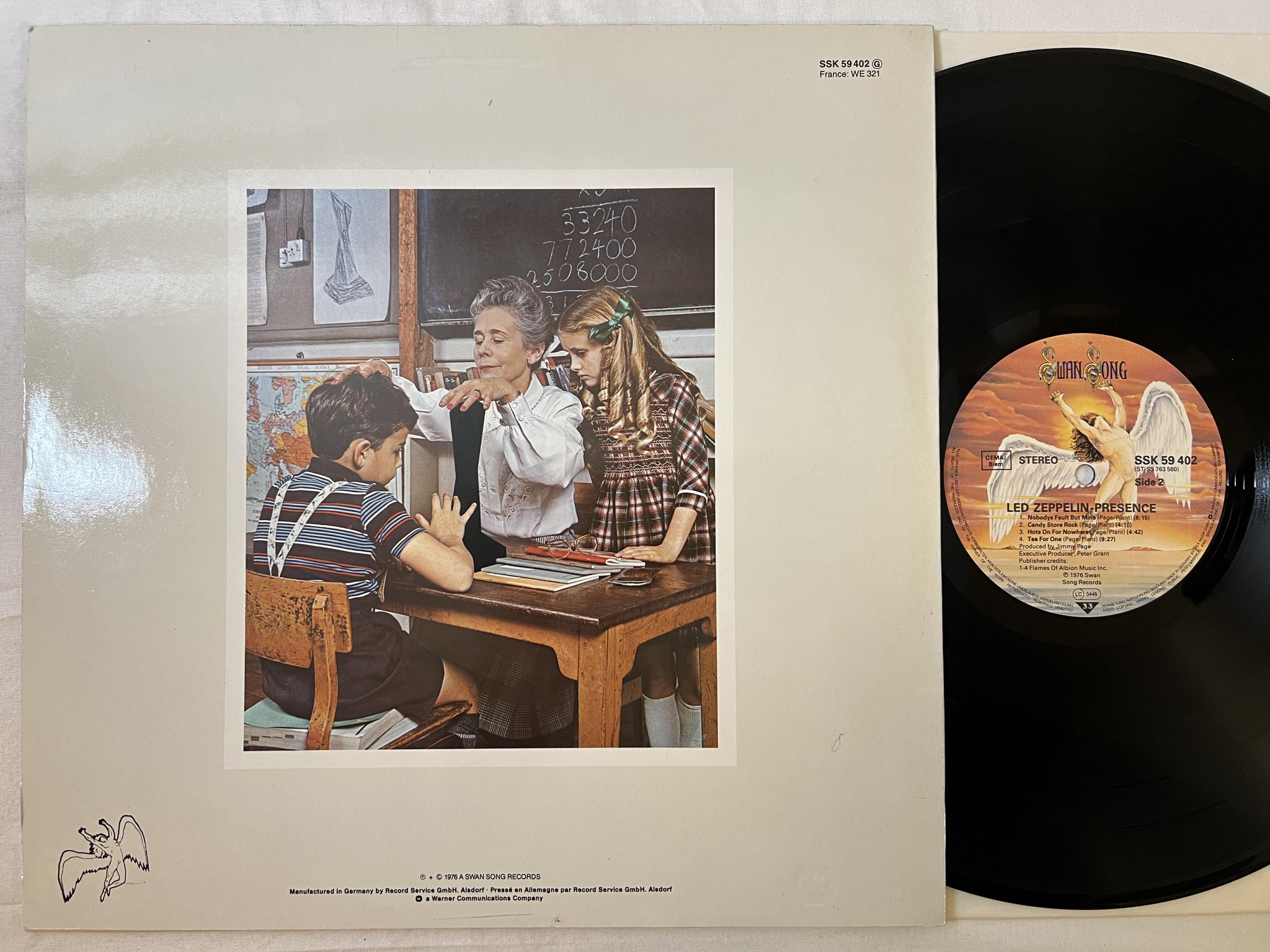 Omslagsbild för skivan LED ZEPPELIN presence LP -76 Ger SWAN SONG SSK 59402
