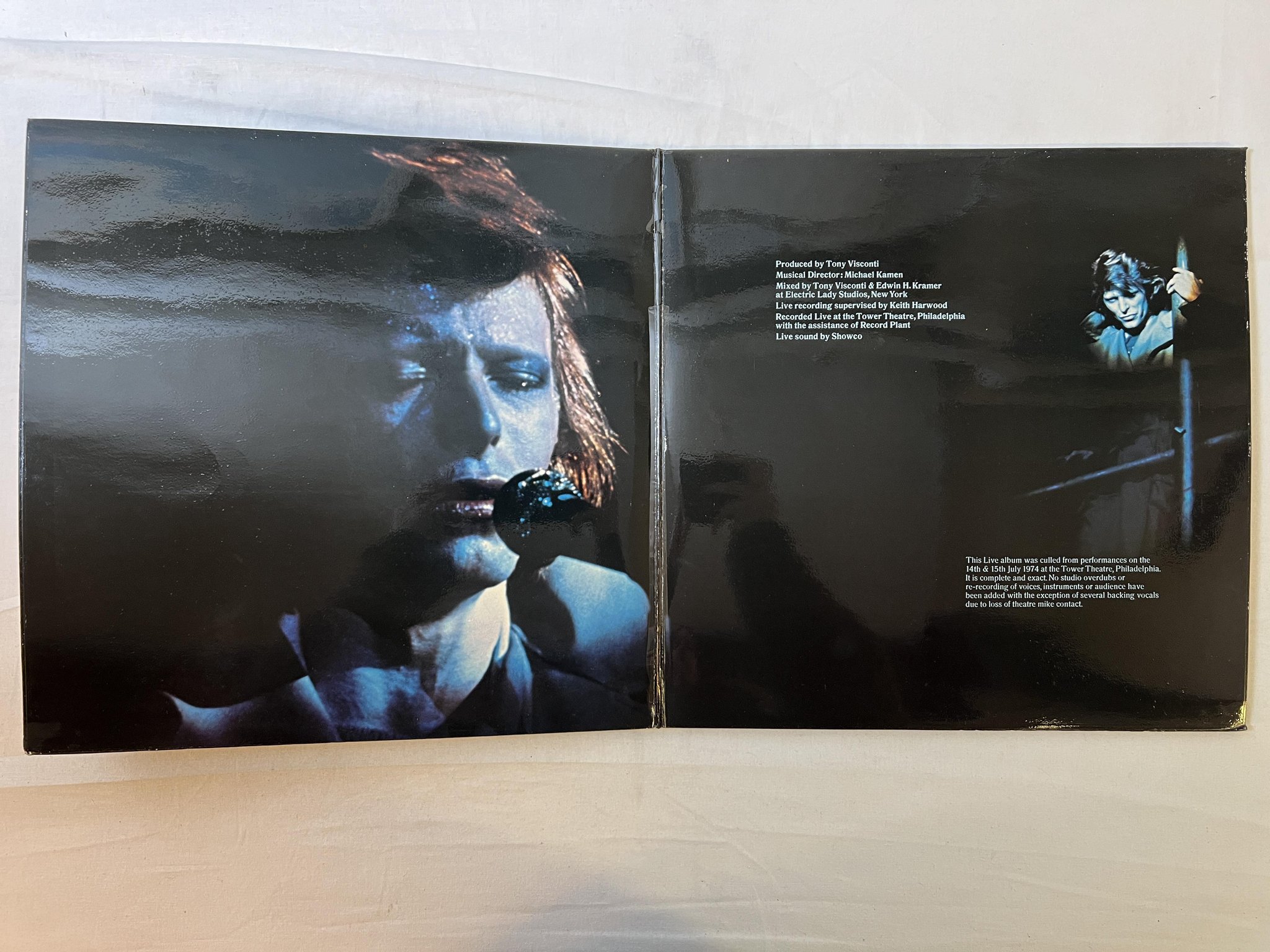 Omslagsbild för skivan DAVID BOWIE David live 2xLP -74 UK RCA APL2 0771