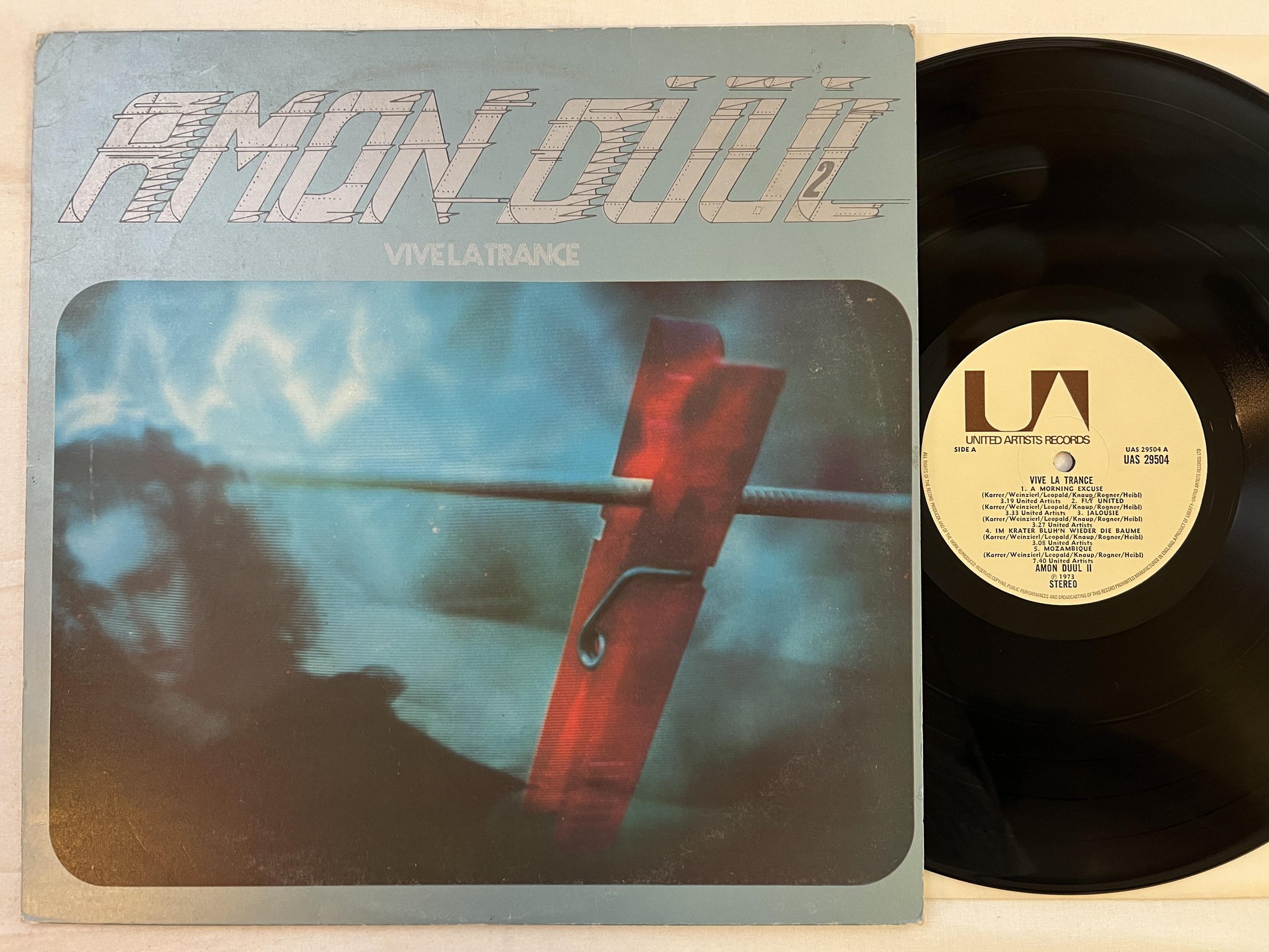 Omslagsbild för skivan AMON DUUL II vive la trance LP -73 UK UNITED ARTISTS UAS 29504