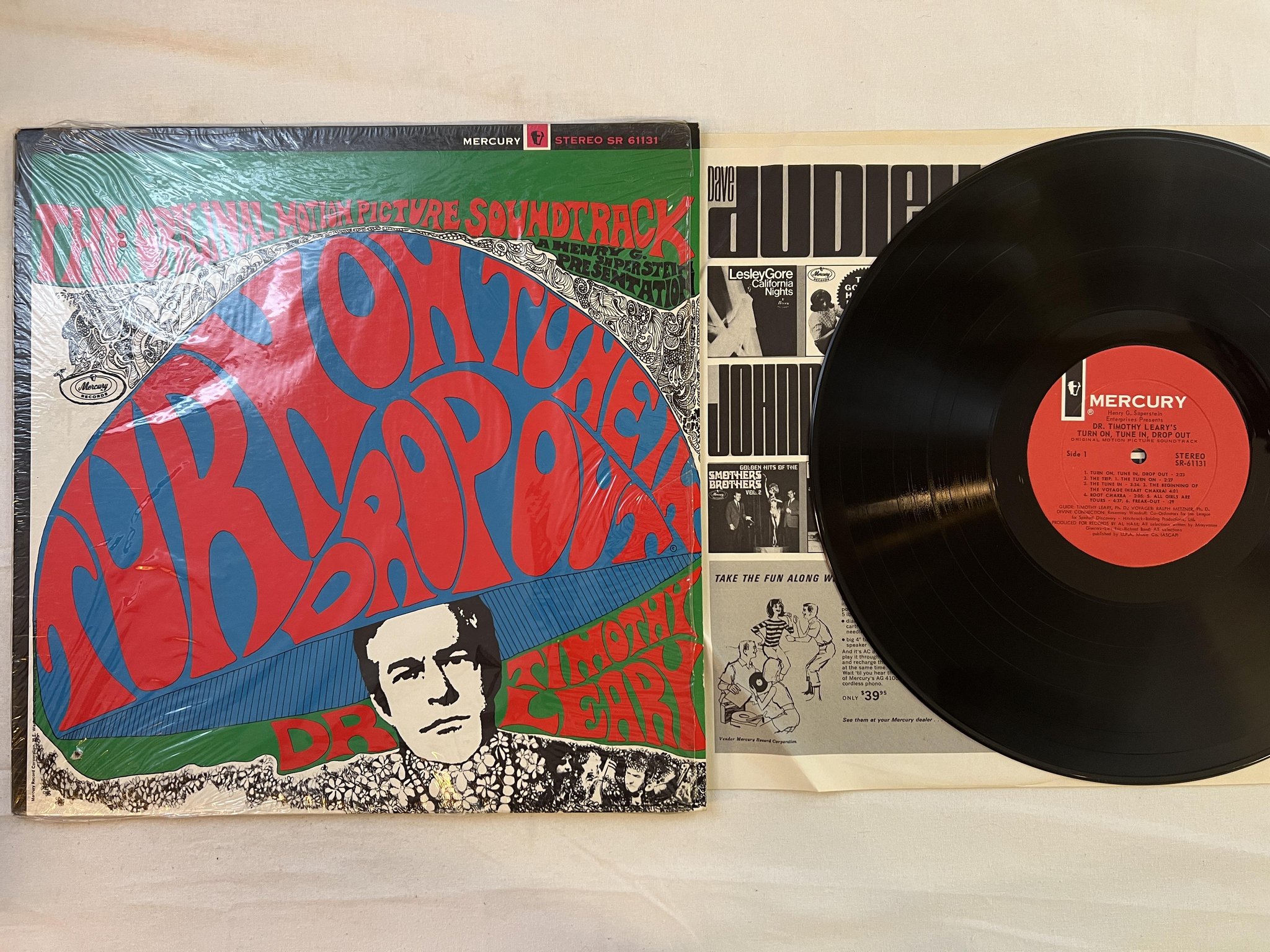 Omslagsbild för skivan DR TIMOTHY LEARY Turn On, Tune In, Drop Out LP -67 US MERCURY SR 61131 PSYCH
