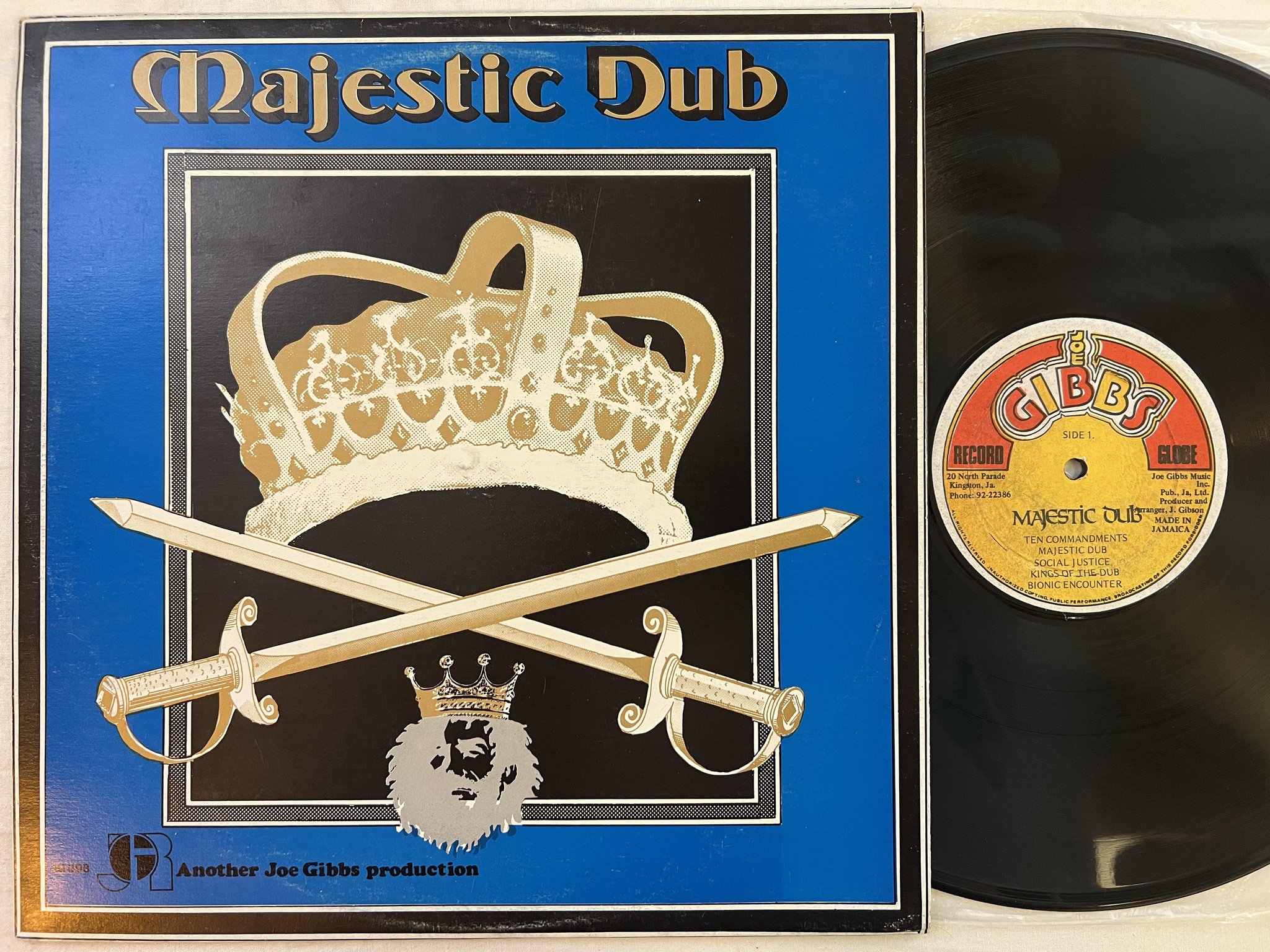 Omslagsbild för skivan JOE GIBBS & THE PROFESSIONALS Majestic Dub LP -79 JAMAICA JOE GIBBS RECORD GLOBE