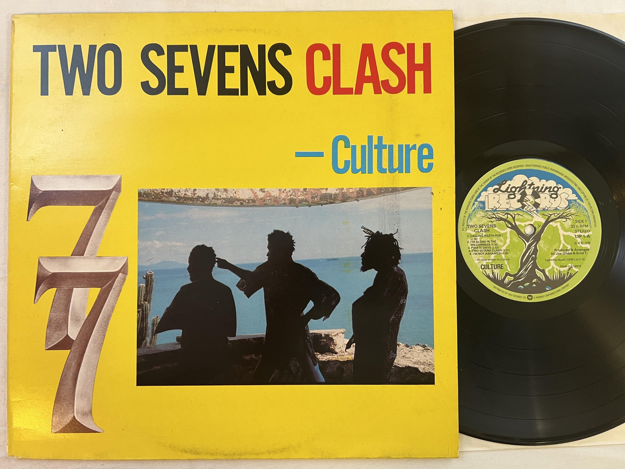 Omslagsbild för skivan CULTURE two sevens clash LP -78 UK LIGHTNING LIP-1 *** CLASSIC ***