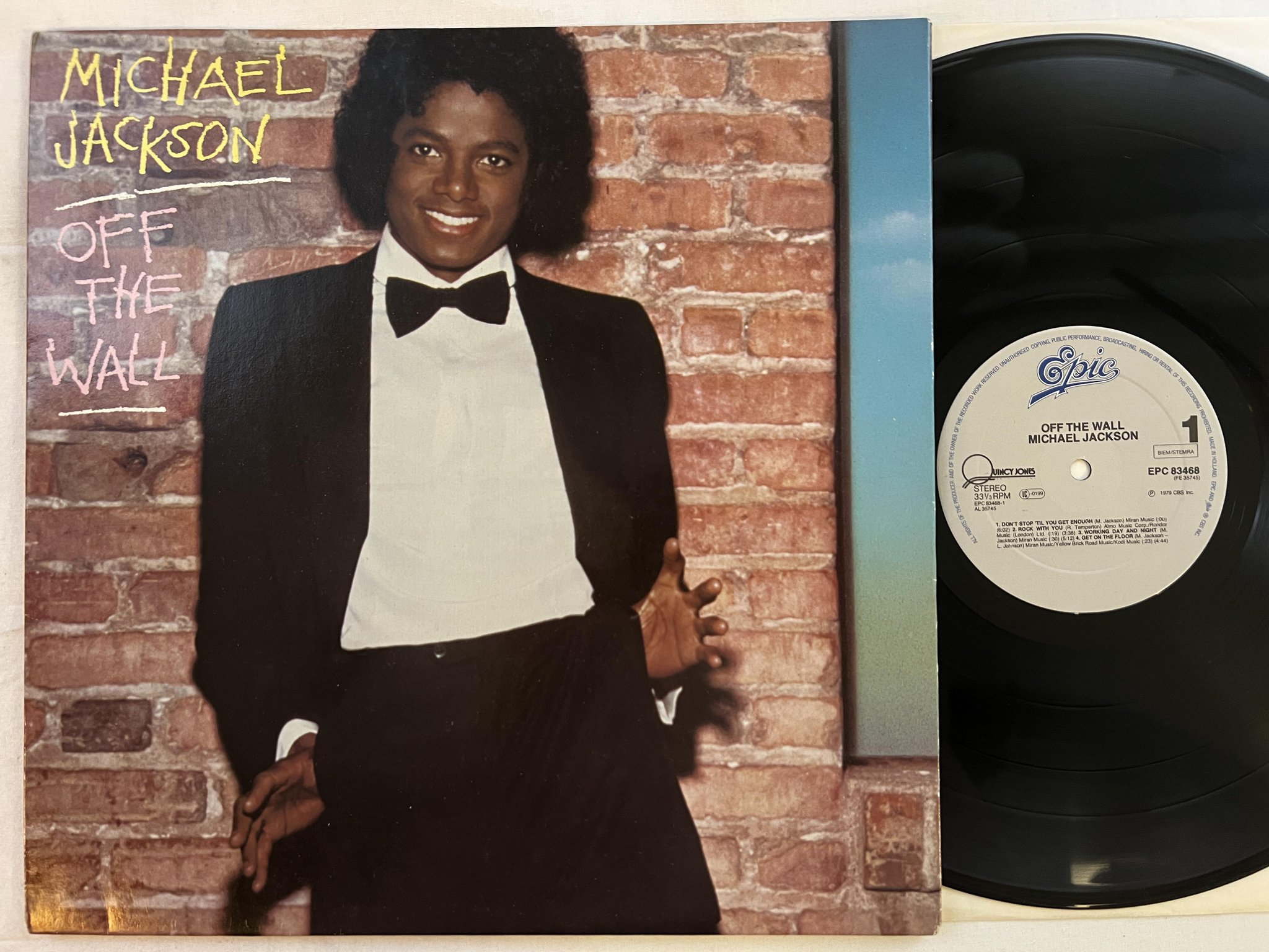 Omslagsbild för skivan MICHAEL JACKSON off the wall LP -79 Hol EPIC EPC 83468