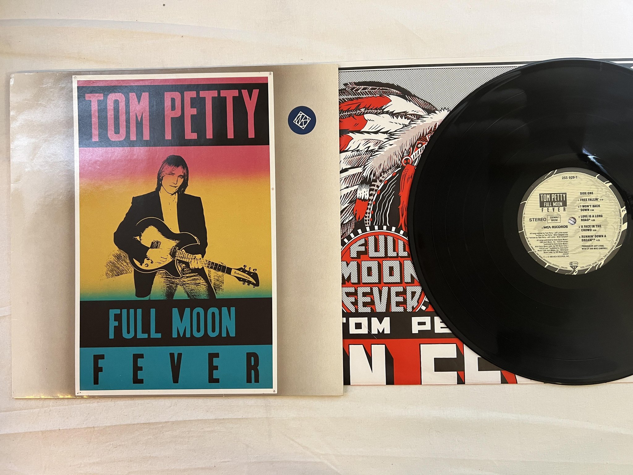 Omslagsbild för skivan TOM PETTY full moon LP -89 Ger MCA 255 929-1 *** FREE FALLIN' ***