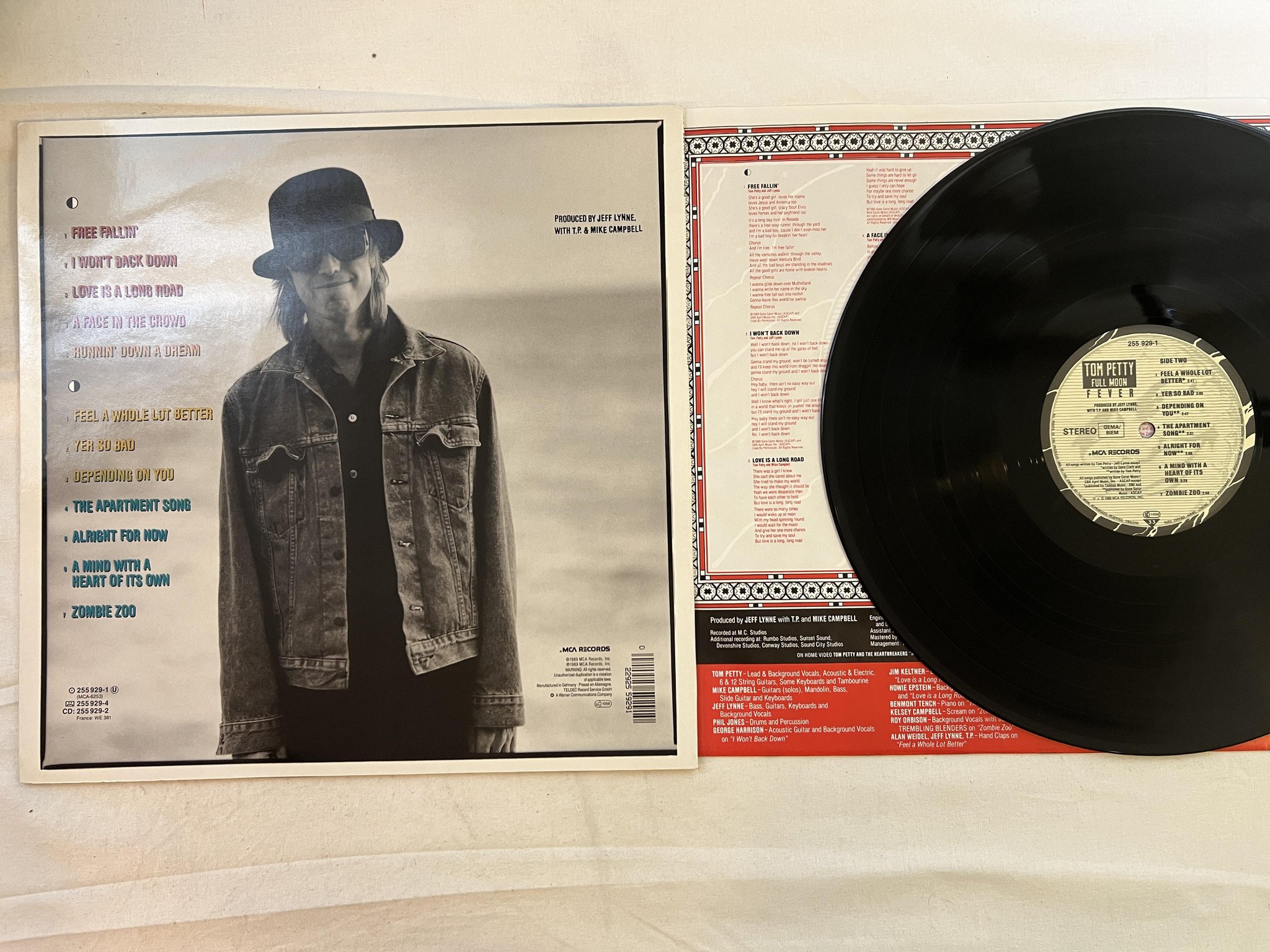 Omslagsbild för skivan TOM PETTY full moon LP -89 Ger MCA 255 929-1 *** FREE FALLIN' ***