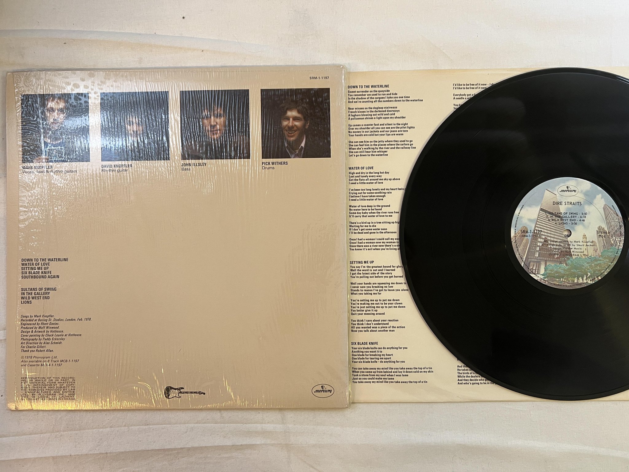 Omslagsbild för skivan DIRE STRAITS s/t LP -78 Can MERCURY SRM-1-1197