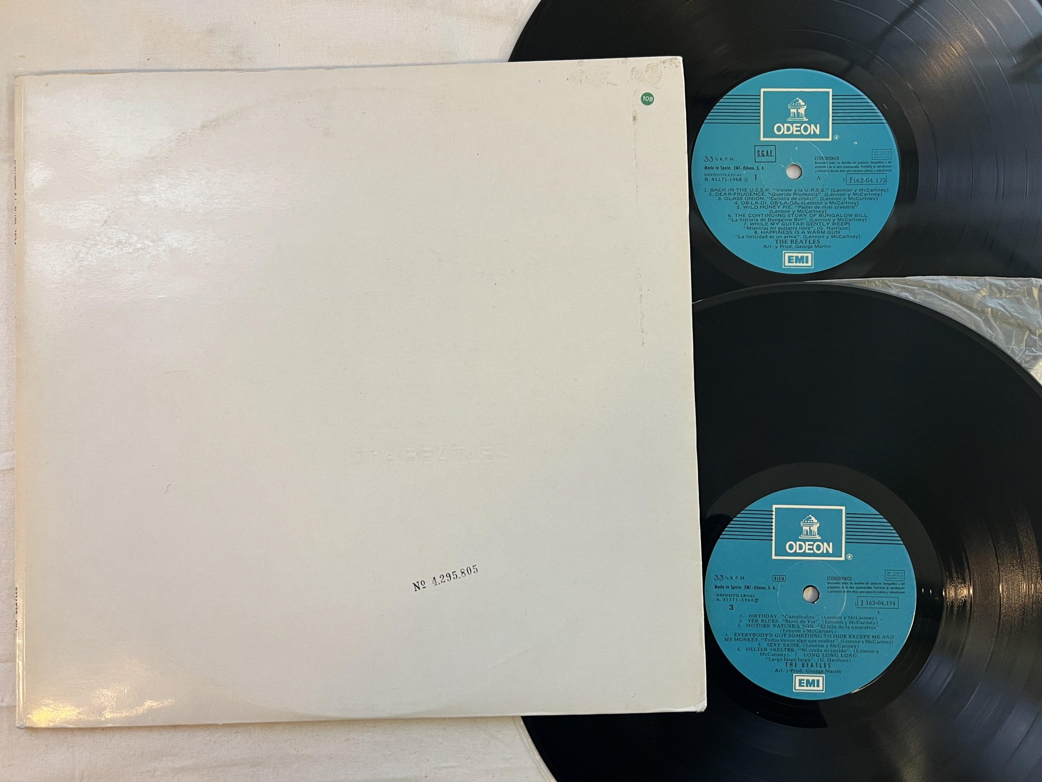 Omslagsbild för skivan THE BEATLES white album 2xLP Spain ODEON 1J162-04173 #4295805