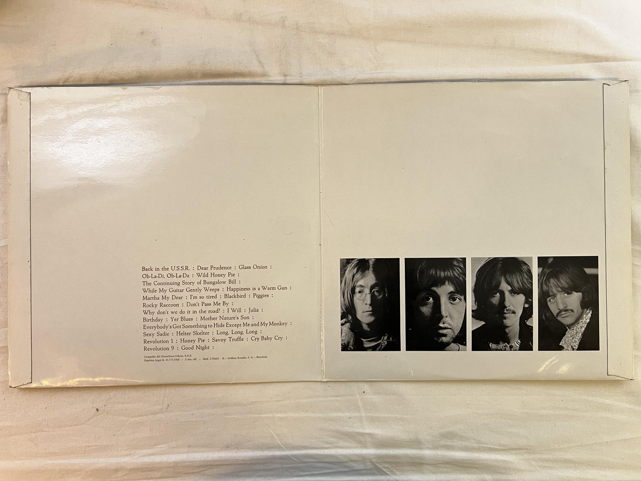 Omslagsbild för skivan THE BEATLES white album 2xLP Spain ODEON 1J162-04173 #4295805