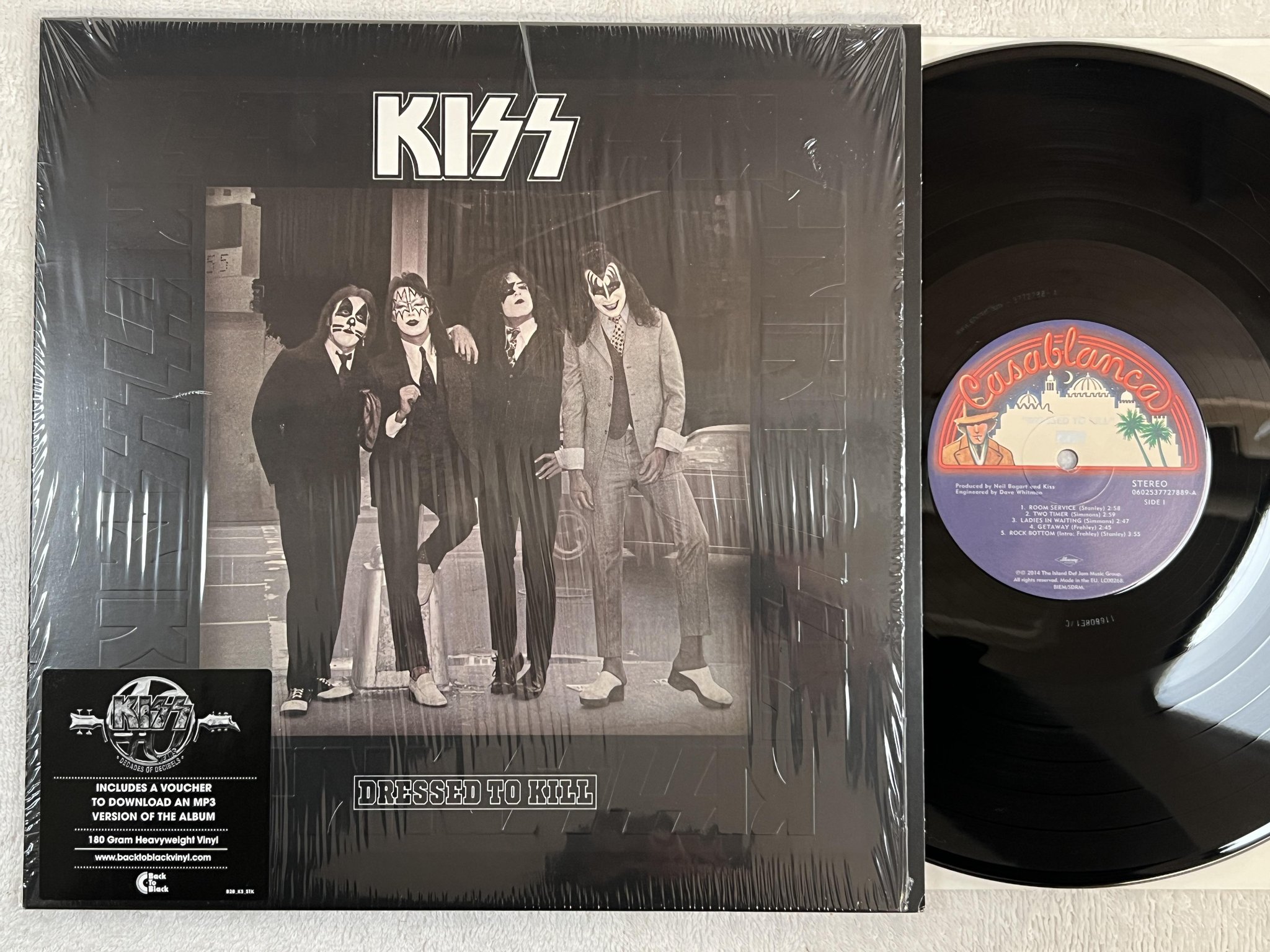 Omslagsbild för skivan KISS dressed to kill LP 2014 EU CASABLANCA 0602537727889