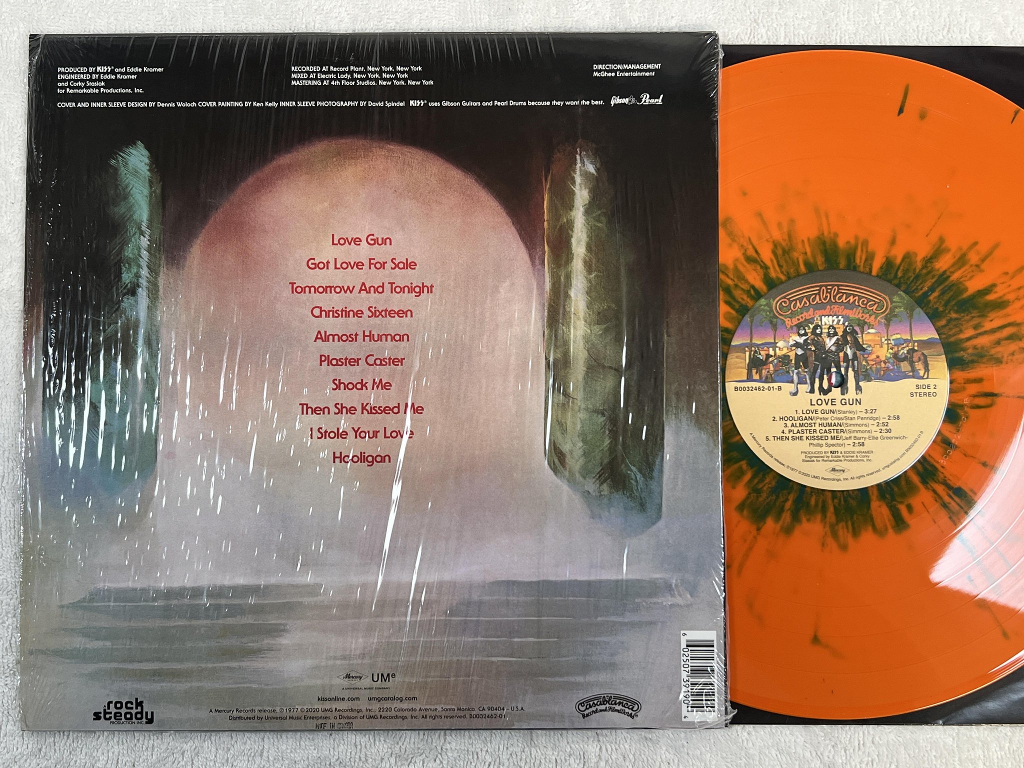 Omslagsbild för skivan KISS Love Gun LP 2020 US *** WALMART ONLY / COLORED VINYL ***