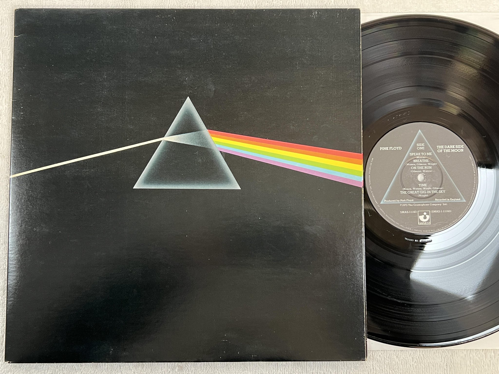 Omslagsbild för skivan PINK FLOYD dark side of the moon LP US HARVEST SMAS 11163 *** COMPLETE ***