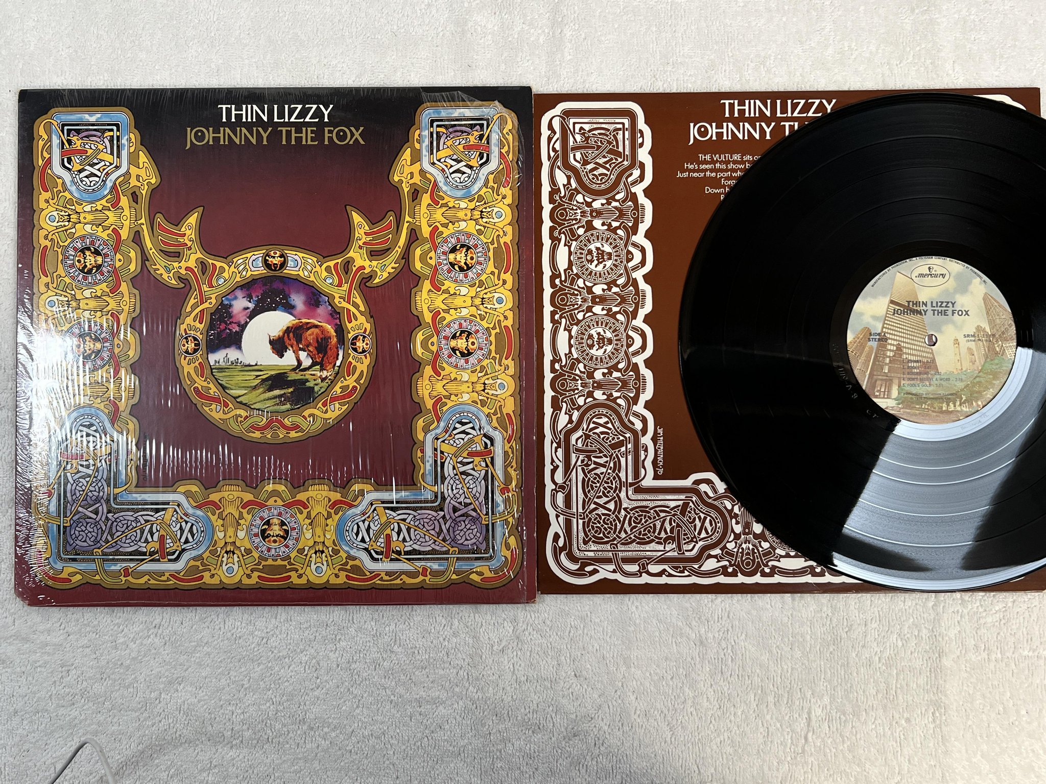 Omslagsbild för skivan THIN LIZZY johnny the fox LP -76 US MERCURY SRM 1-1119 *** CLASSIC ***