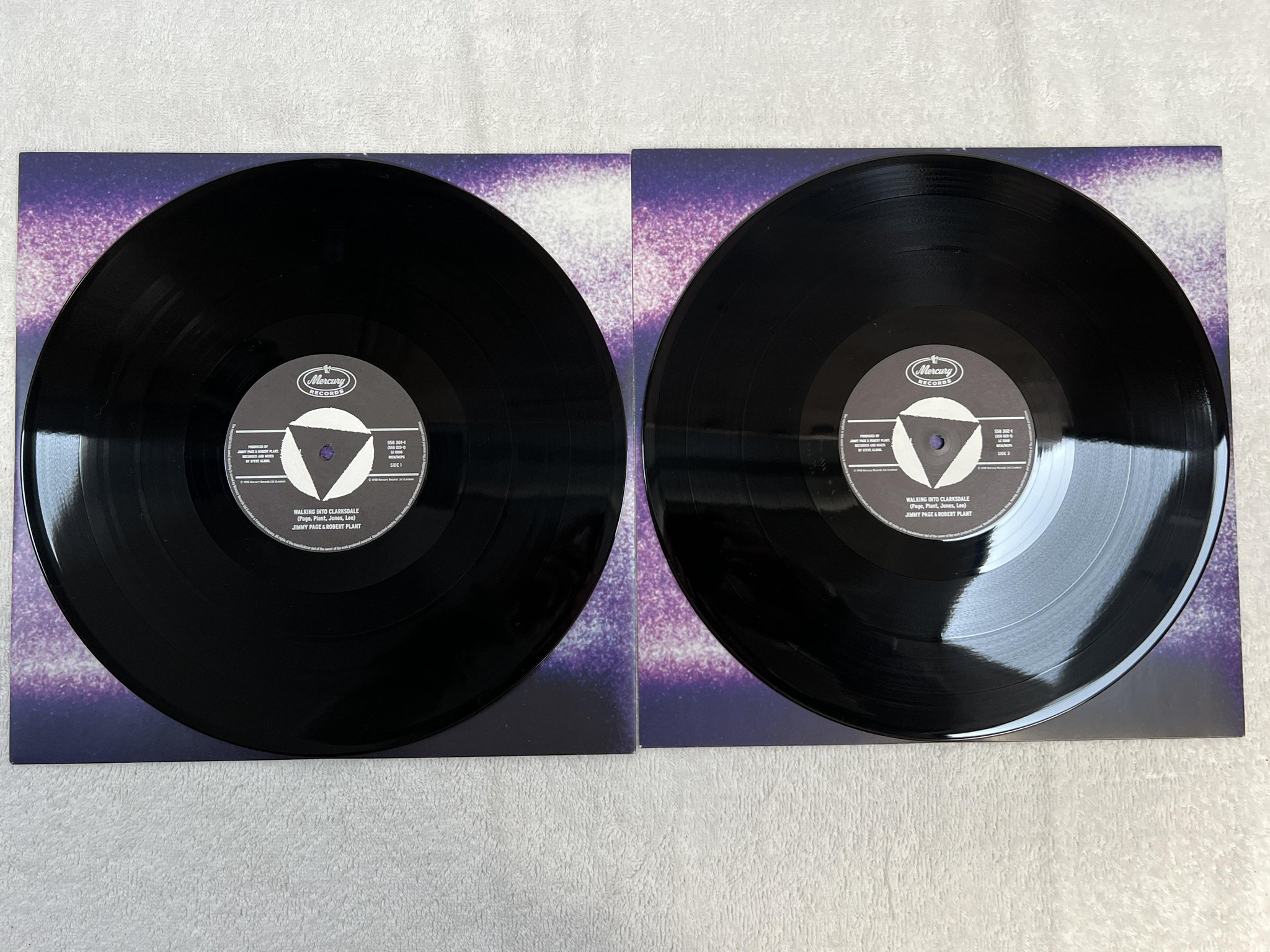 Omslagsbild för skivan JIMMY PAGE / ROBERT PLANT walking into Clarksdale 2xLP -98 MERCURY 558 025-1