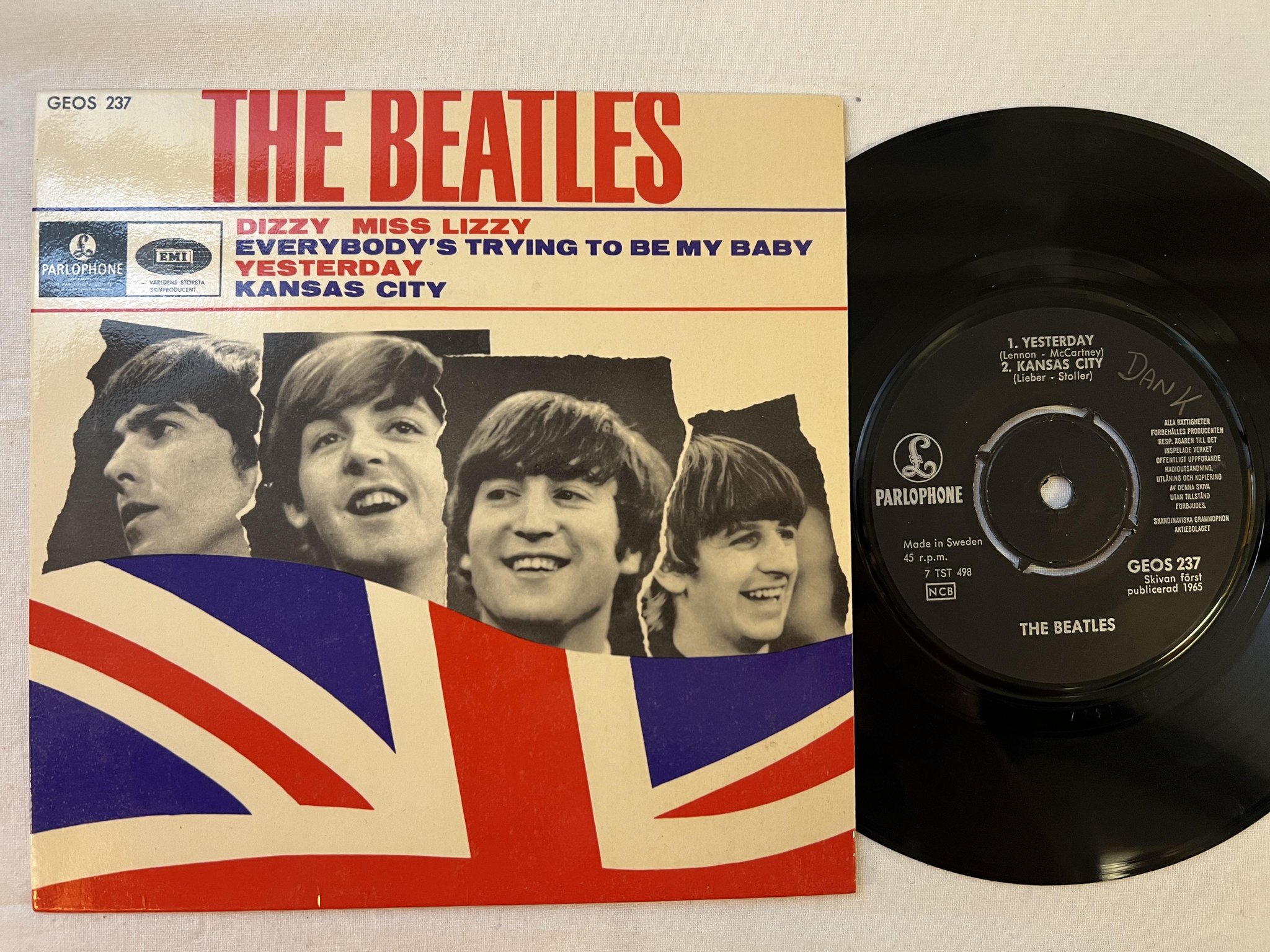 Omslagsbild för skivan THE BEATLES dizzy miss lizzy 7"ep -65 Swe PARLOPHONE GEOS 237