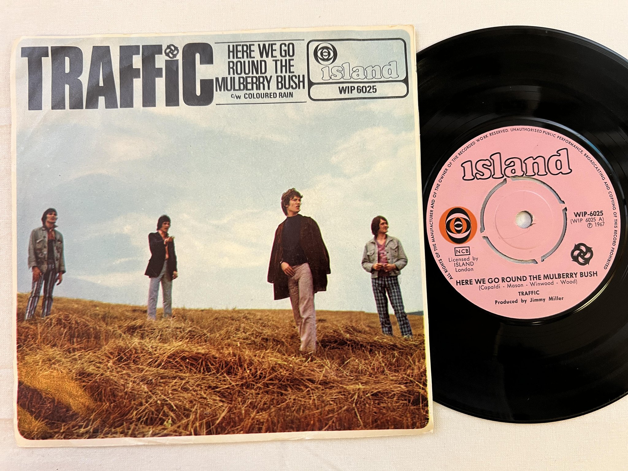 Omslagsbild för skivan TRAFFIC Here We Go Round The Mulberry Bush 7" -67 Swe ISLAND WIP 6025