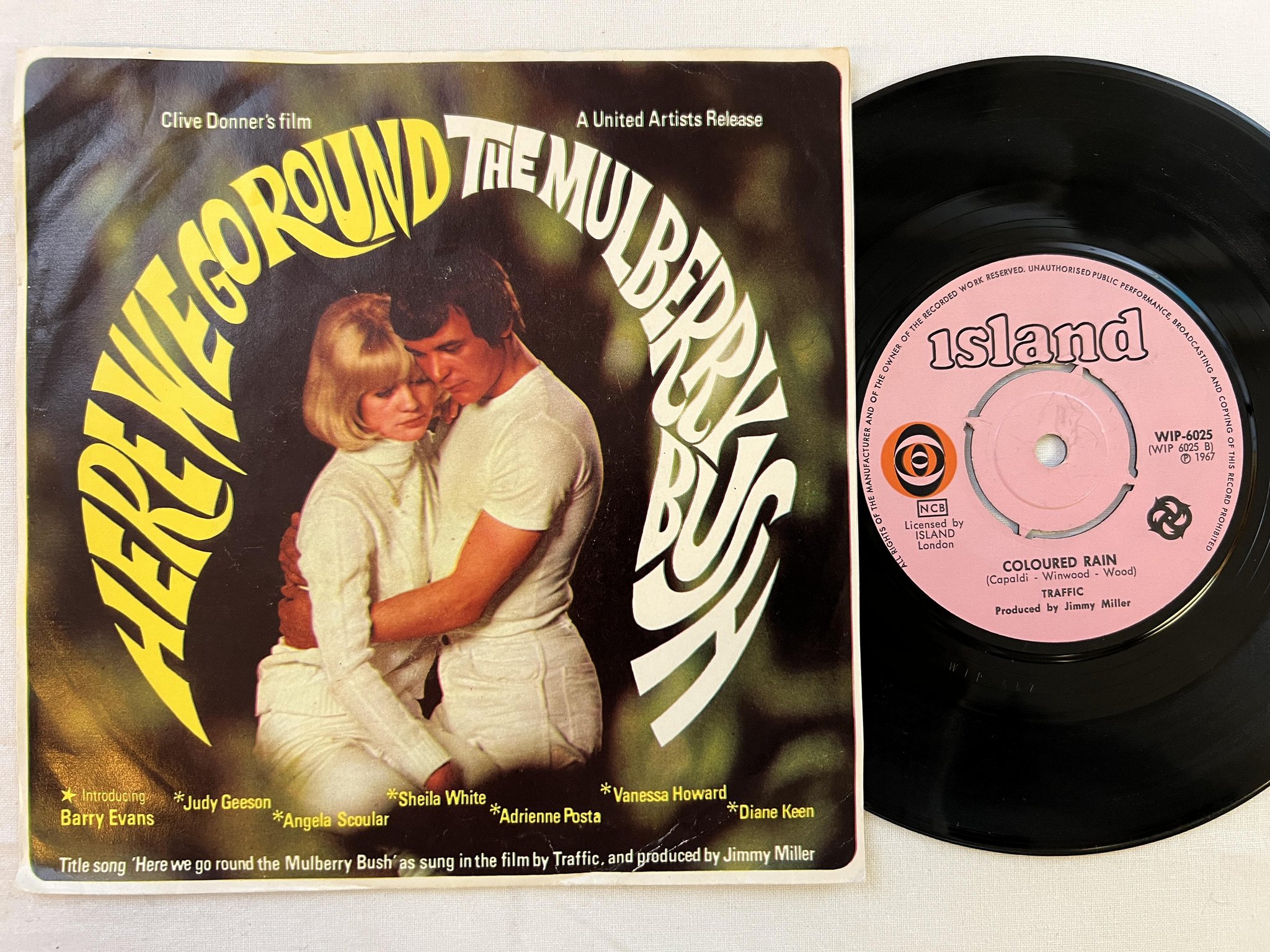 Omslagsbild för skivan TRAFFIC Here We Go Round The Mulberry Bush 7" -67 Swe ISLAND WIP 6025