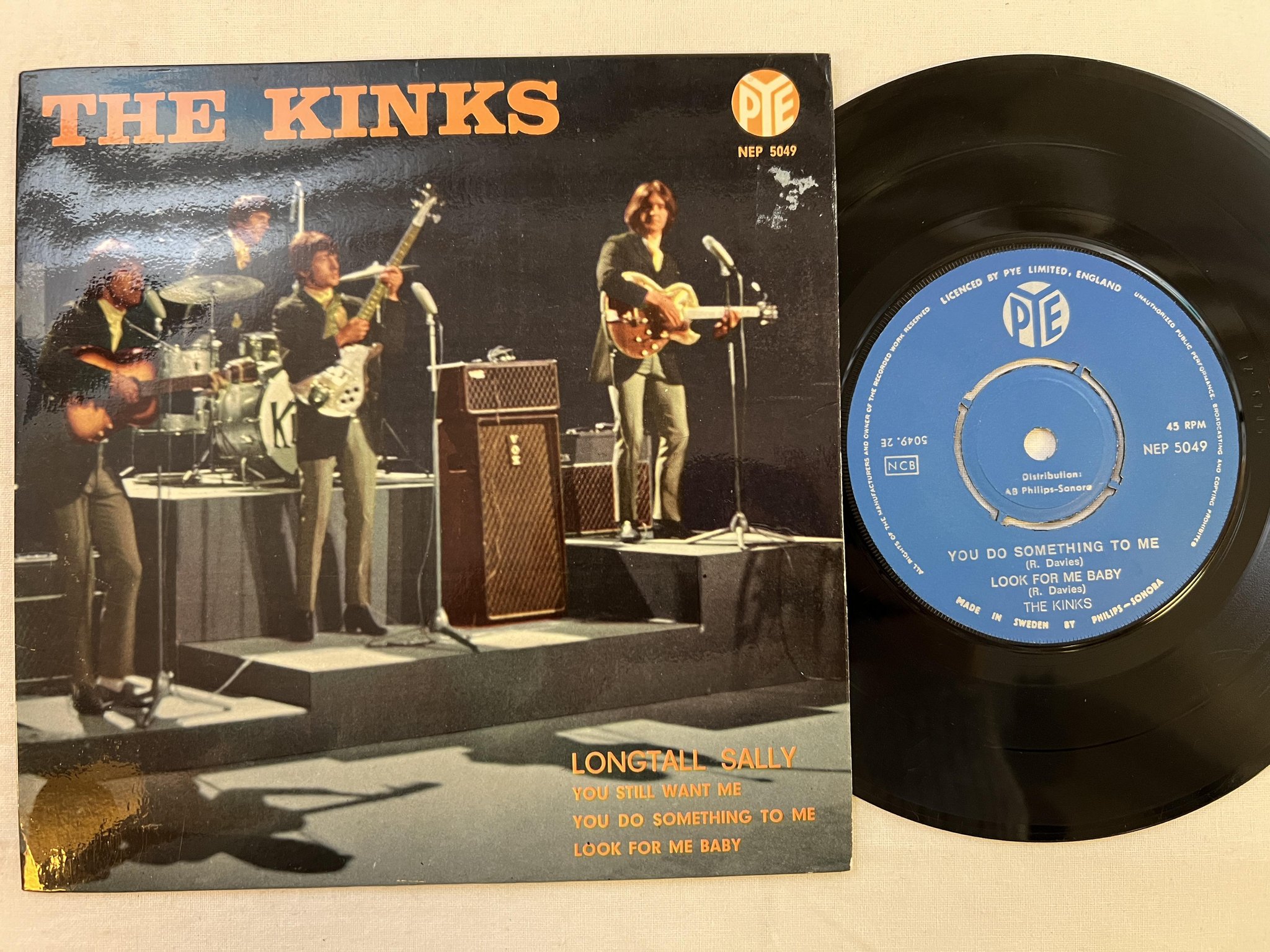 Omslagsbild för skivan THE KINKS long tall Sally 7"ep -66 Swe PYE NEP 5049 *** RARE ***