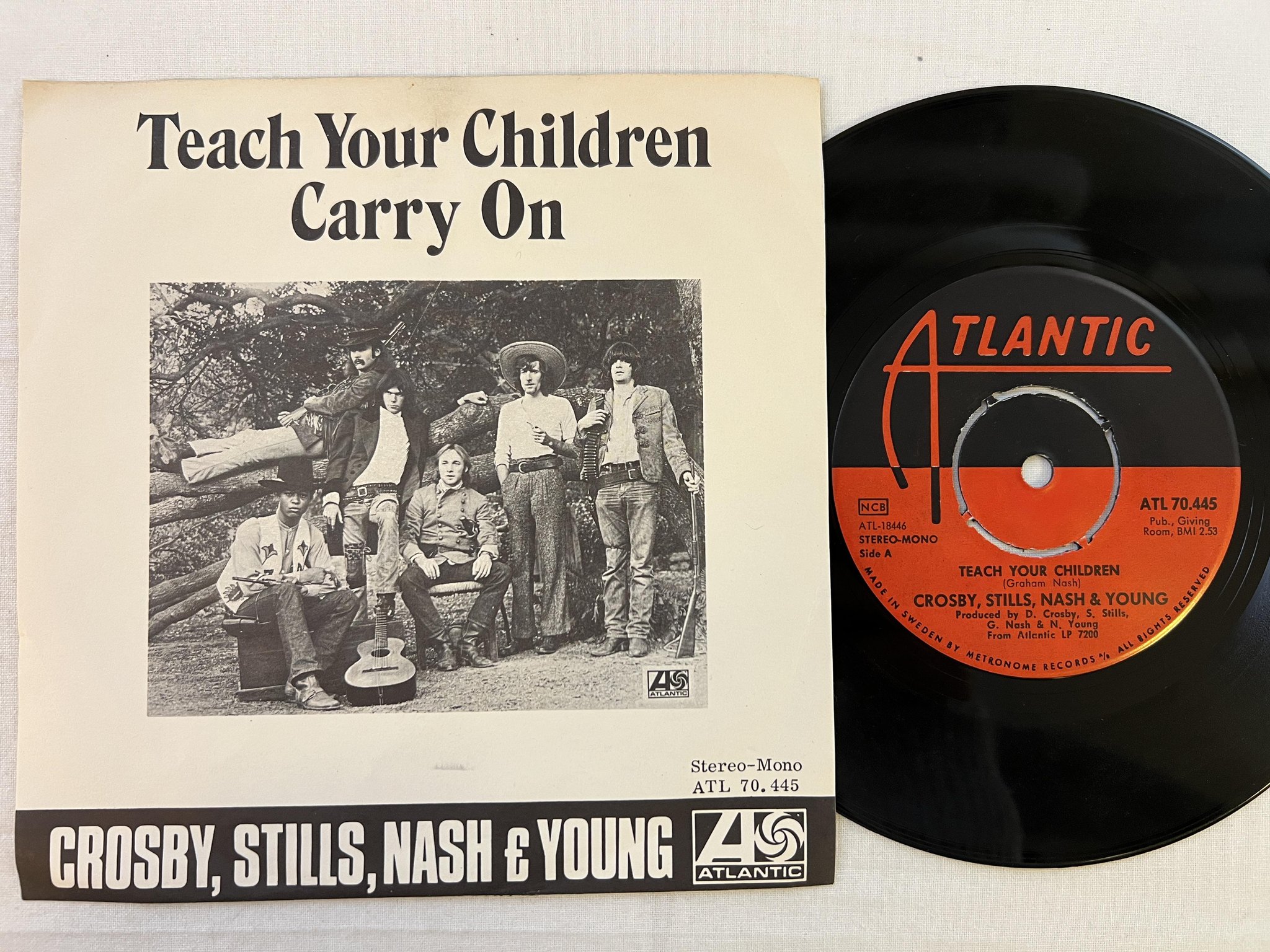 Omslagsbild för skivan CROSBY STILLS NASH & YOUNG Teach Your Children 7" -70 Swe ATLANTIC *** RARE ***