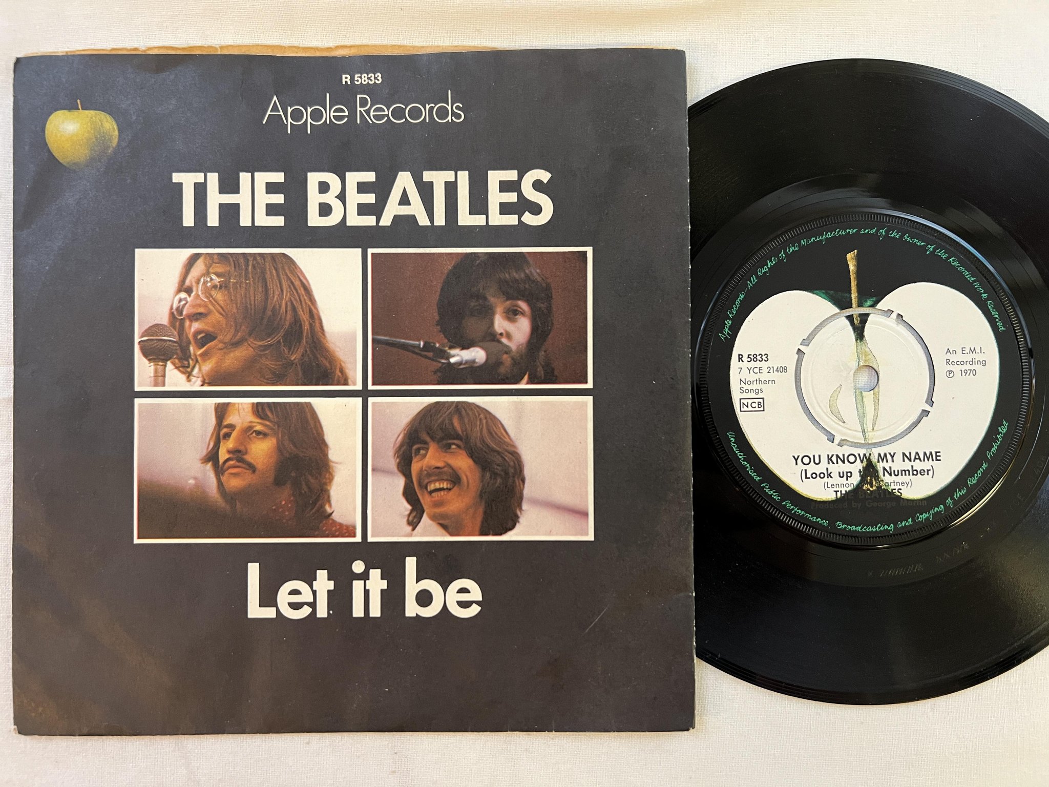 Omslagsbild för skivan THE BEATLES Let It Be 7" -70 Swe APPLE R 5833