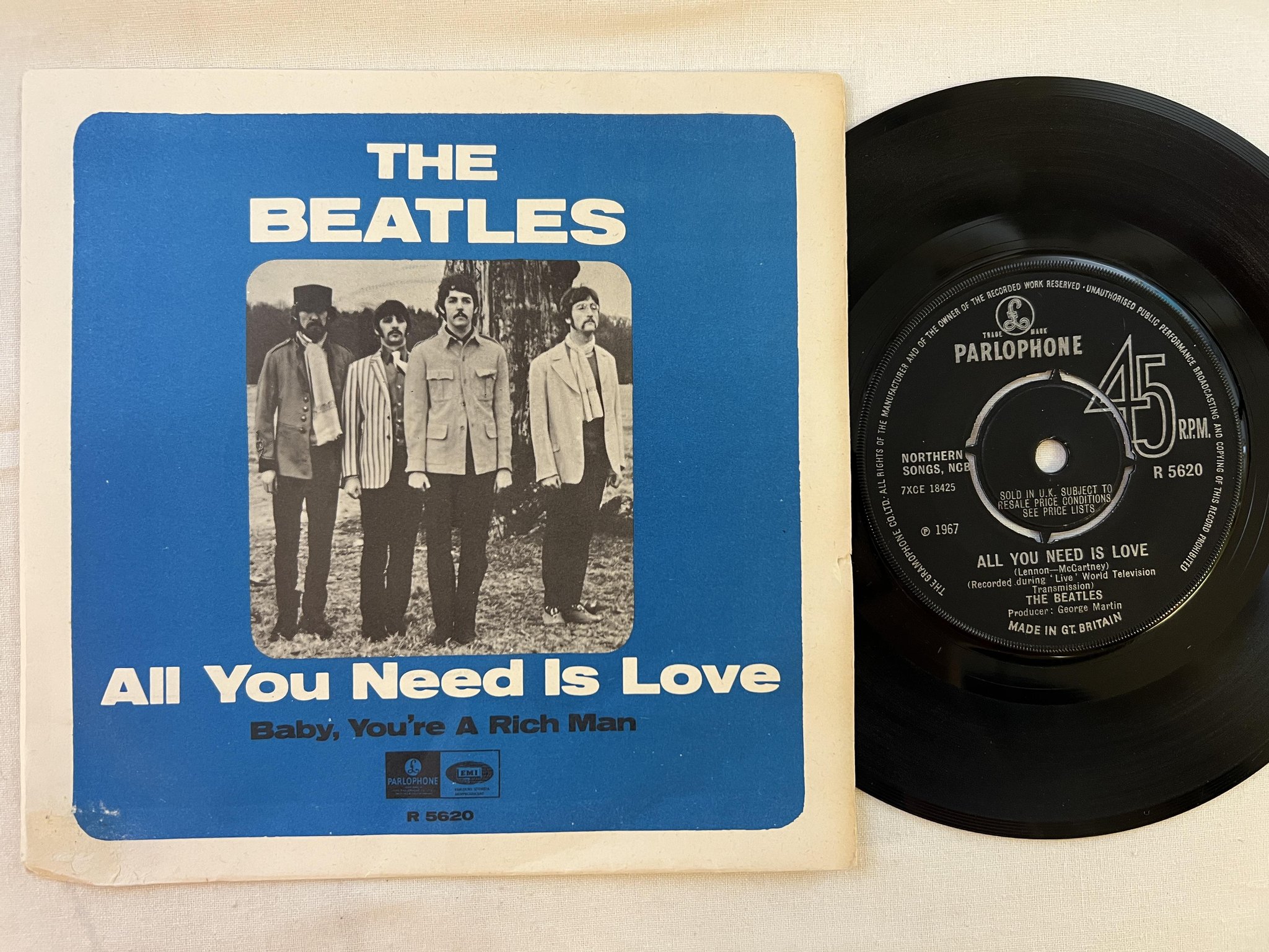 Omslagsbild för skivan THE BEATLES all you need is love 7" -67 UK/Swe PARLOPHONE R 5620