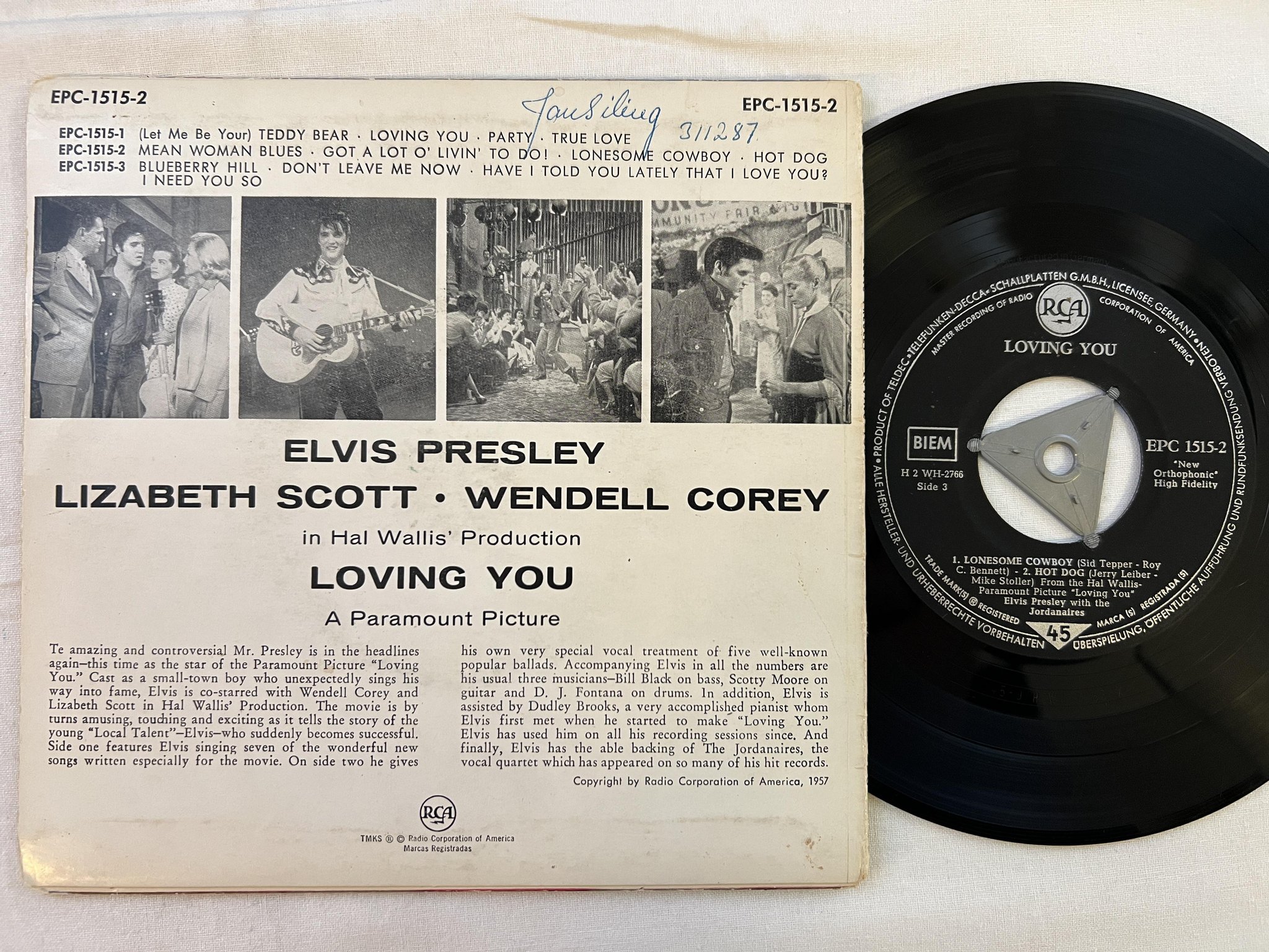 Omslagsbild för skivan ELVIS PRESLEY loving you 7"EP Ger RCA EPC 1515-2