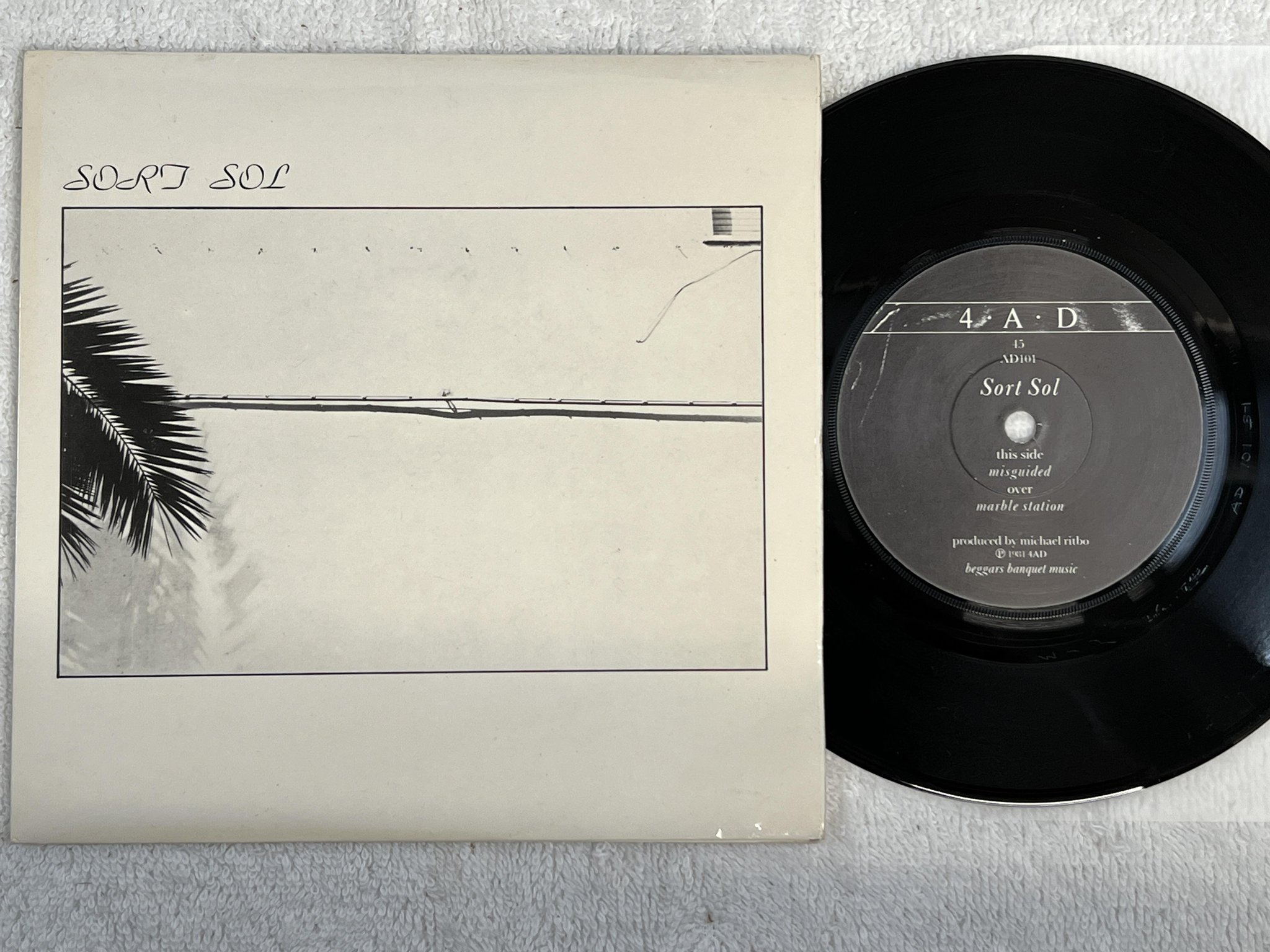 Omslagsbild för skivan SORT SOL Marble Station 7" -81 UK 4AD AD 101