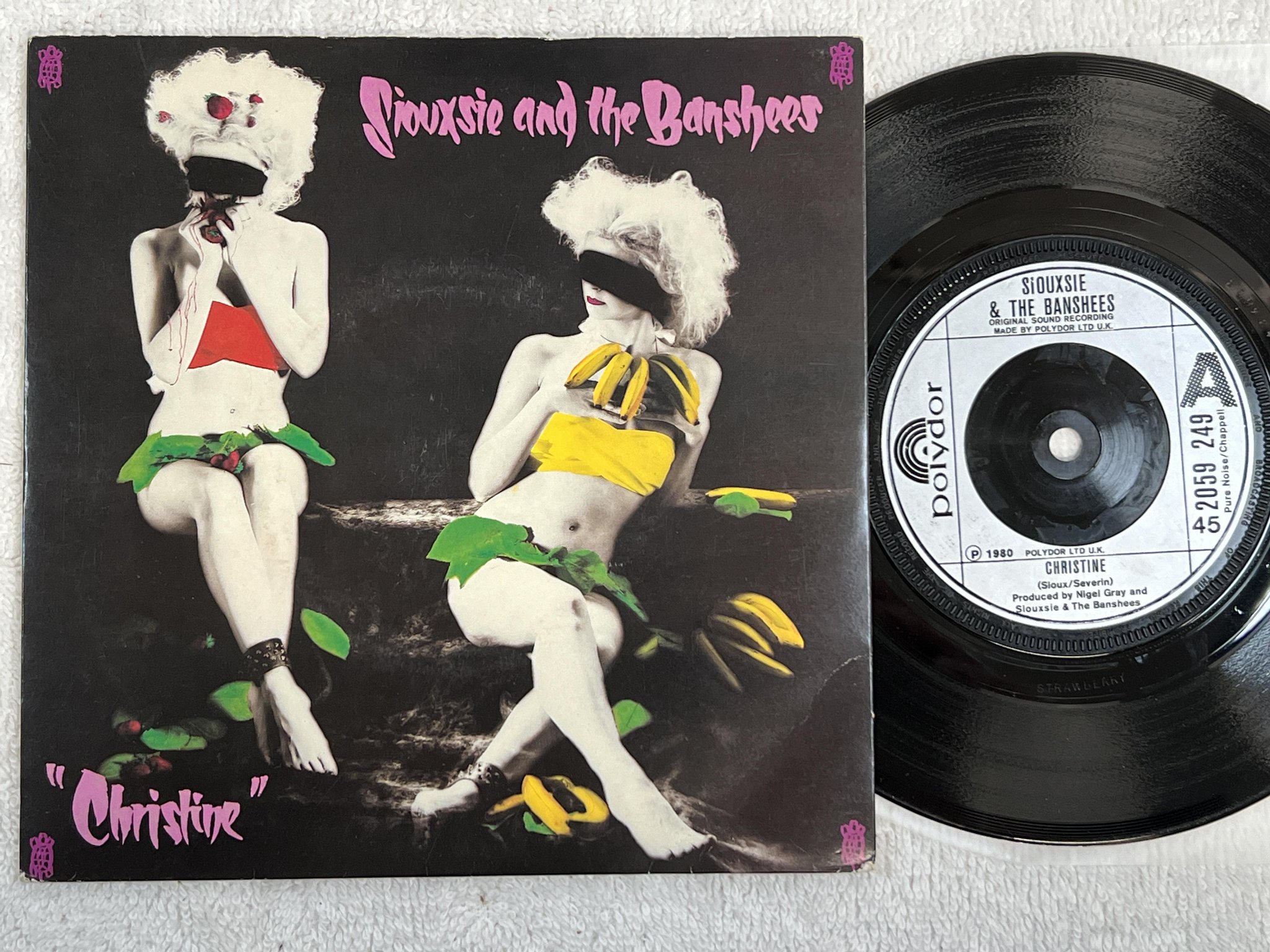 Omslagsbild för skivan SIOUXSIE AND THE BANSHEES Christine 7" -80 POLYDOR 2059 249
