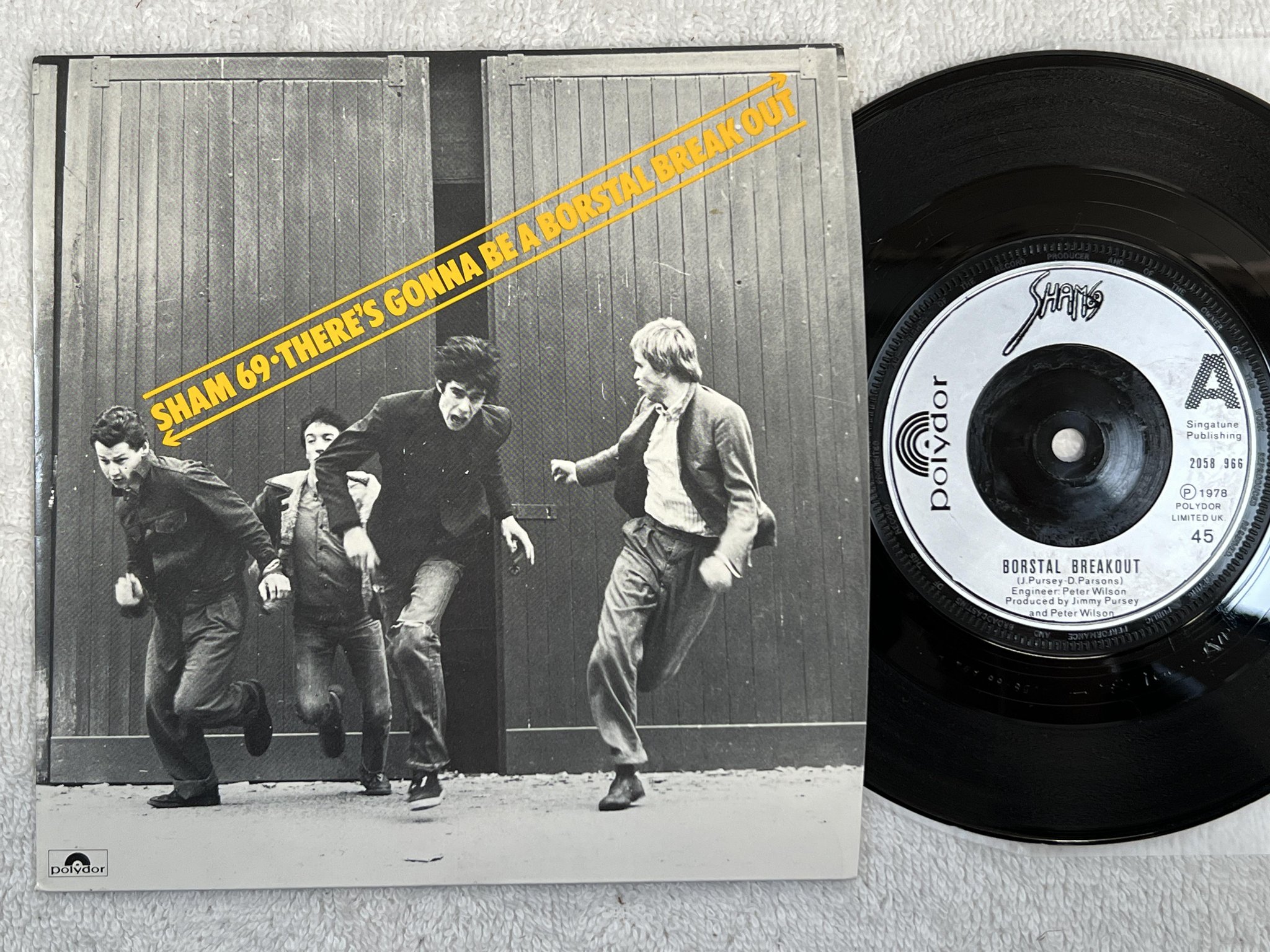 Omslagsbild för skivan SHAM 69 There's Gonna Be A Borstal Break-Out 7" -78 UK POLYDOR 2058 966