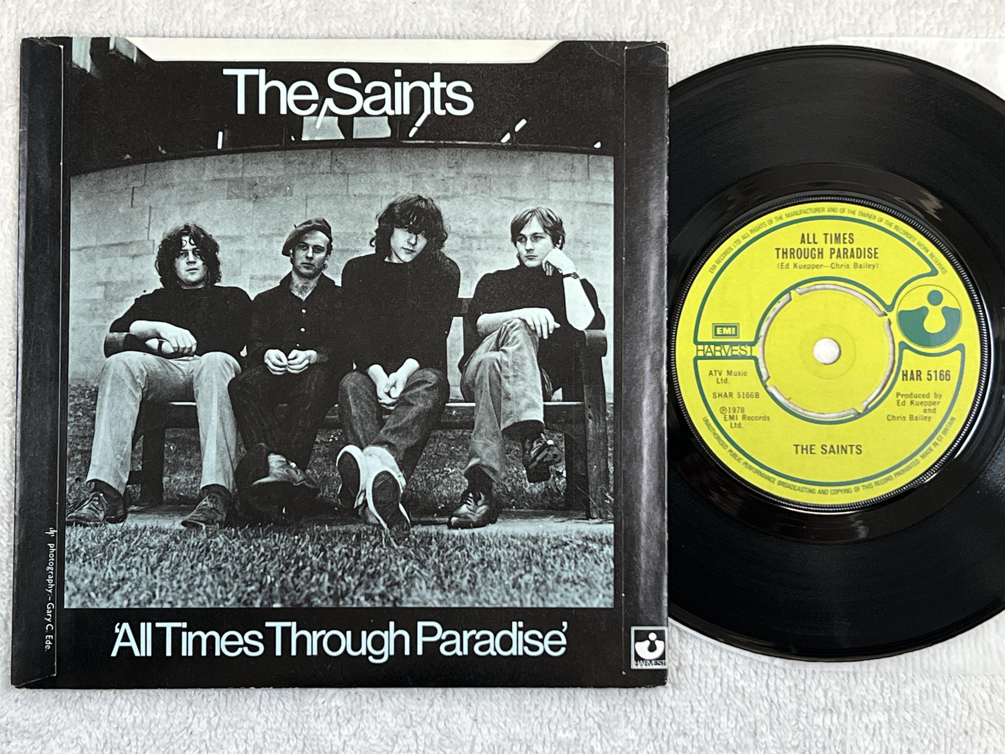 Omslagsbild för skivan THE SAINTS security 7" -78 UK HARVEST HAR 5166