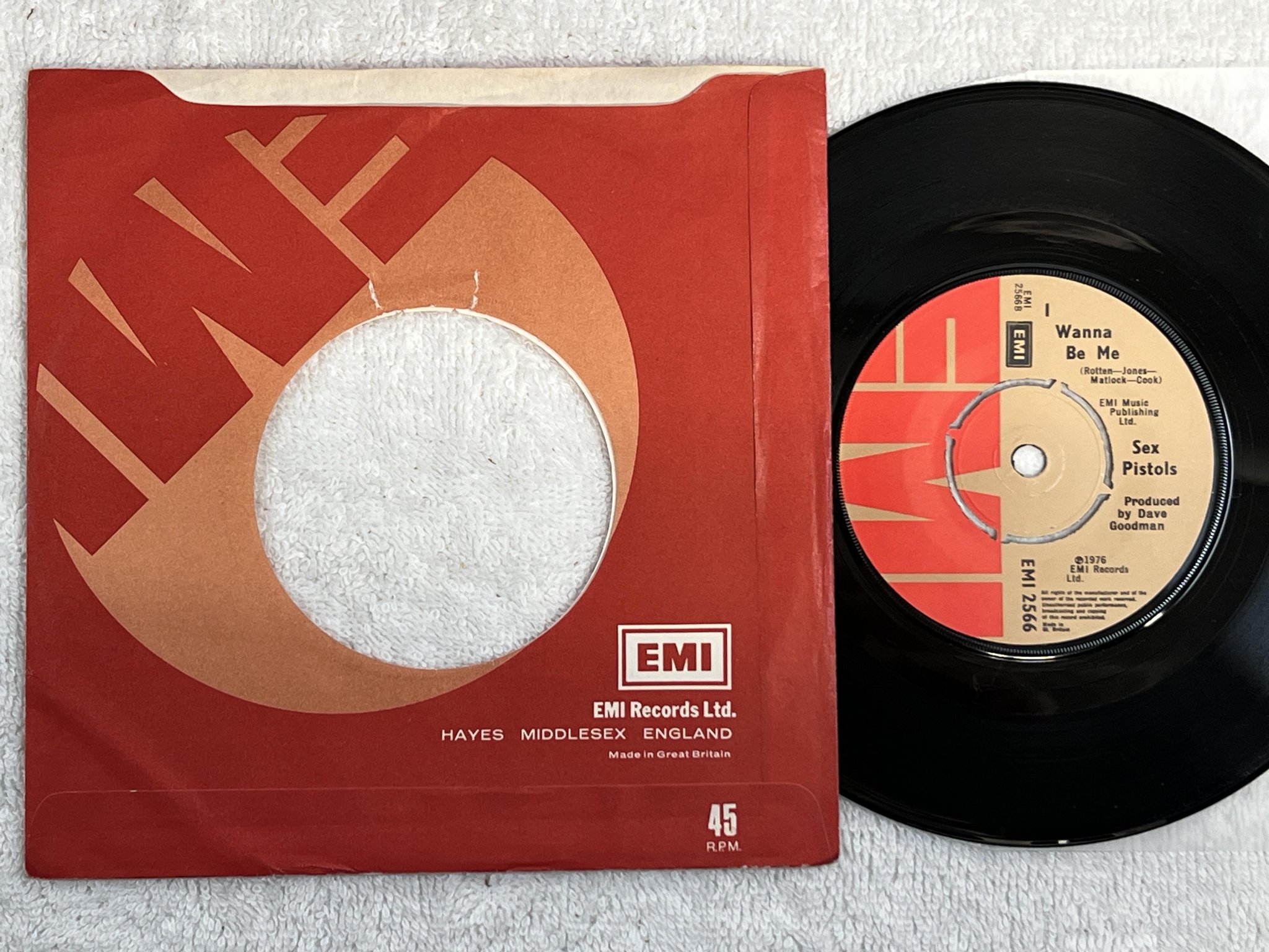 Omslagsbild för skivan SEX PISTOLS Anarchy In The U.K. 7" -76 UK EMI 2566 *** rare pressing ***