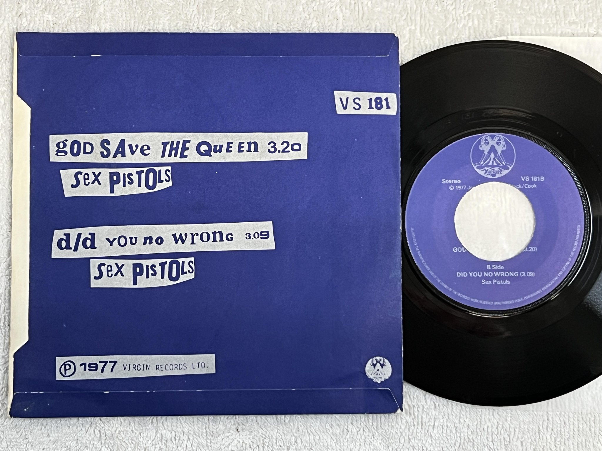 Omslagsbild för skivan SEX PISTOLS god save the queen 7" -77 VIRGIN VS 181